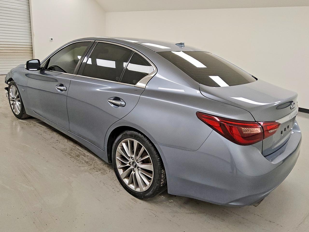 JN1EV7AP2JM355924 · 2018 INFINITI Q50 · 2/12