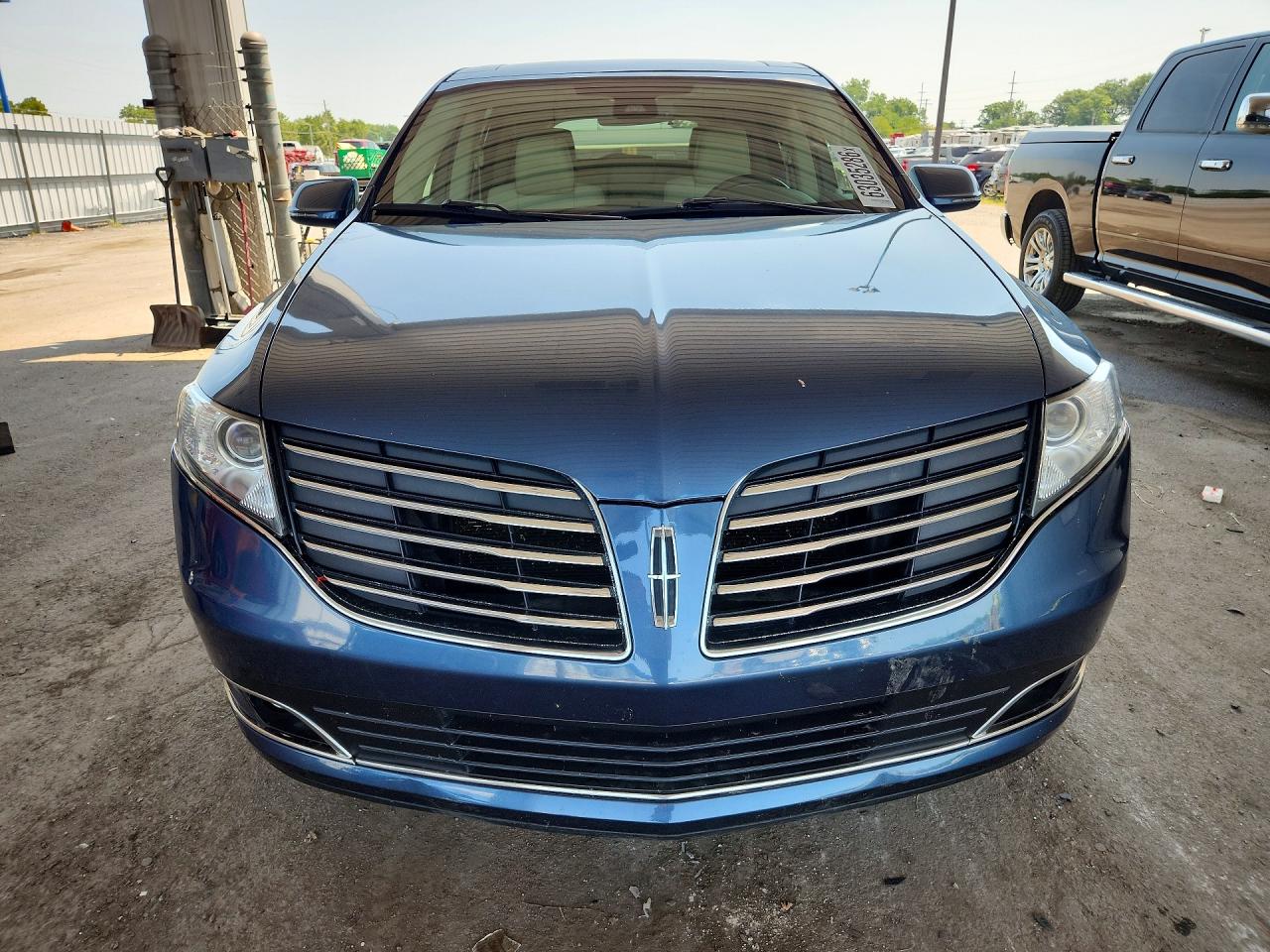2LMHJ5FK5JBL00753 · 2018 LINCOLN MKT · 5/13
