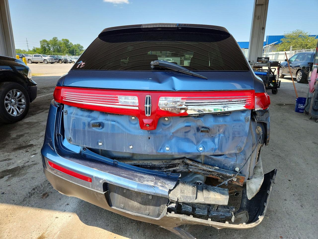 2LMHJ5FK5JBL00753 · 2018 LINCOLN MKT · 6/13