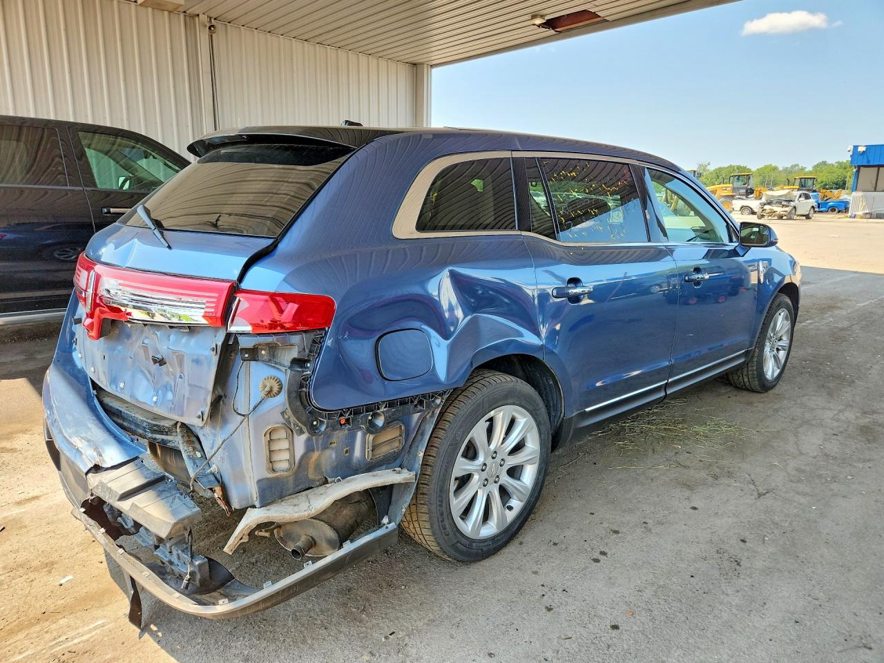 2LMHJ5FK5JBL00753 · 2018 LINCOLN MKT · 3/13
