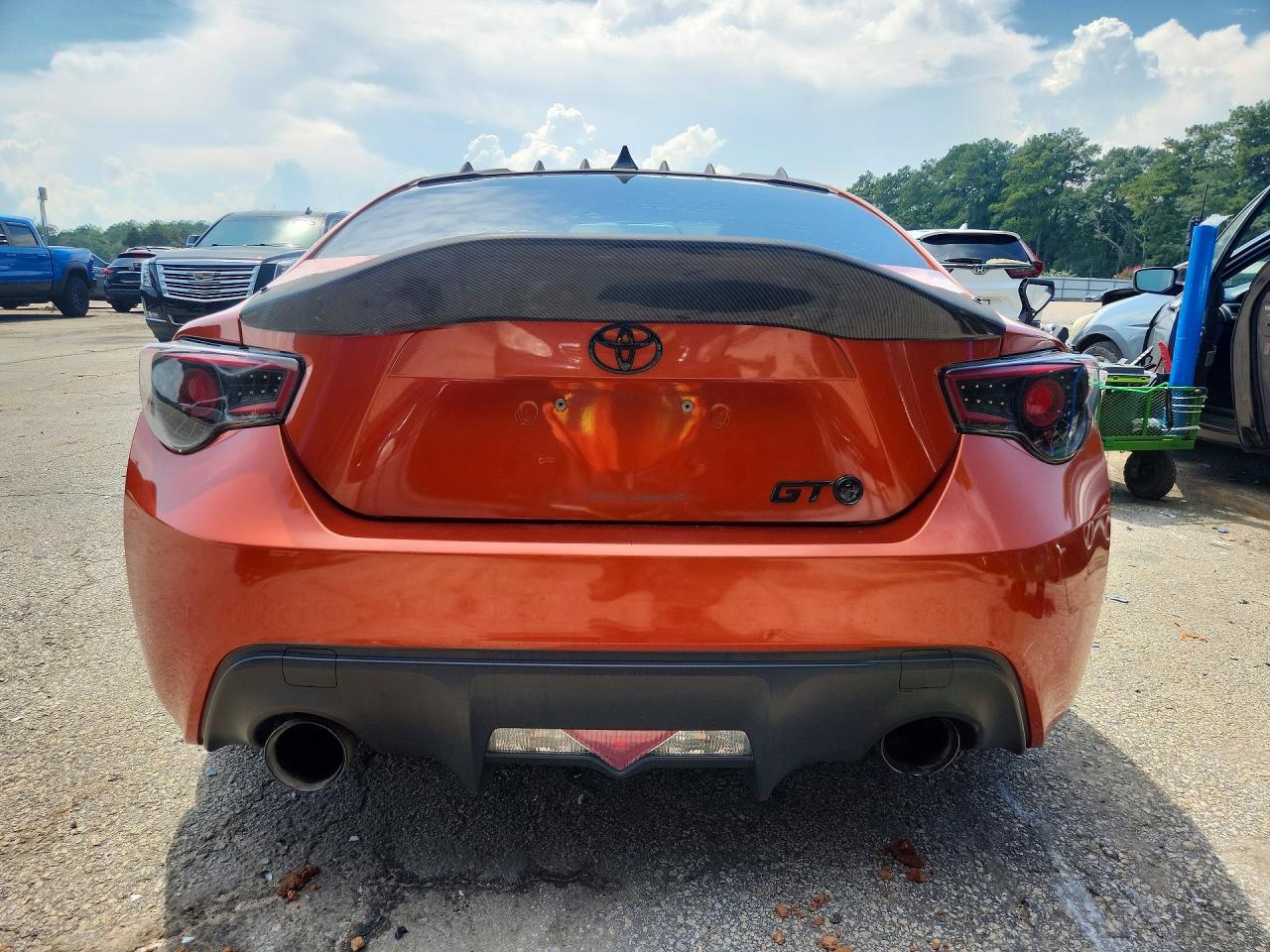 JF1ZNAA15E8709429 · 2014 SCION FR-S · 6/12