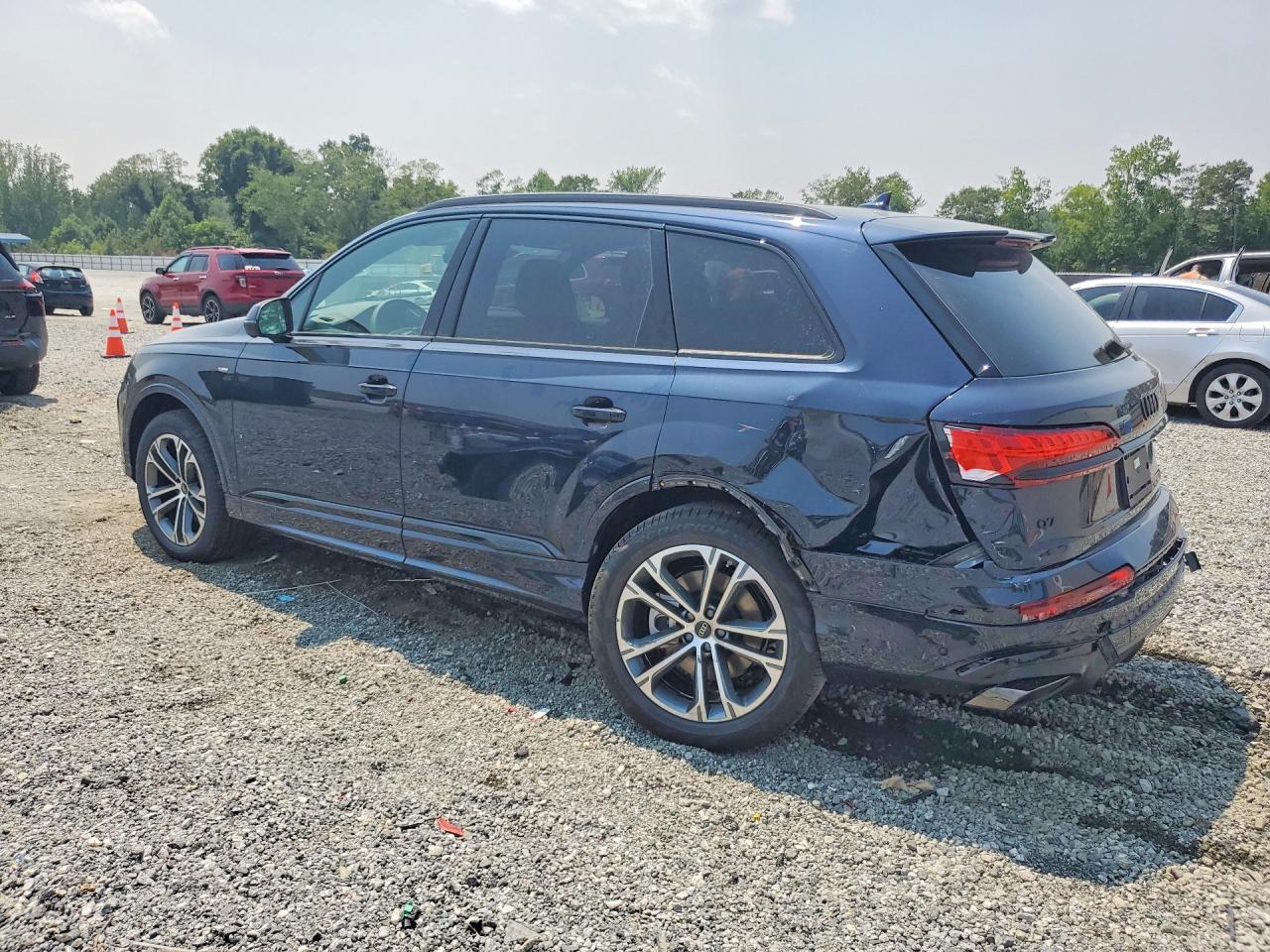 WA1BVBF70TD015714 · 2026 AUDI Q7 · 2/13