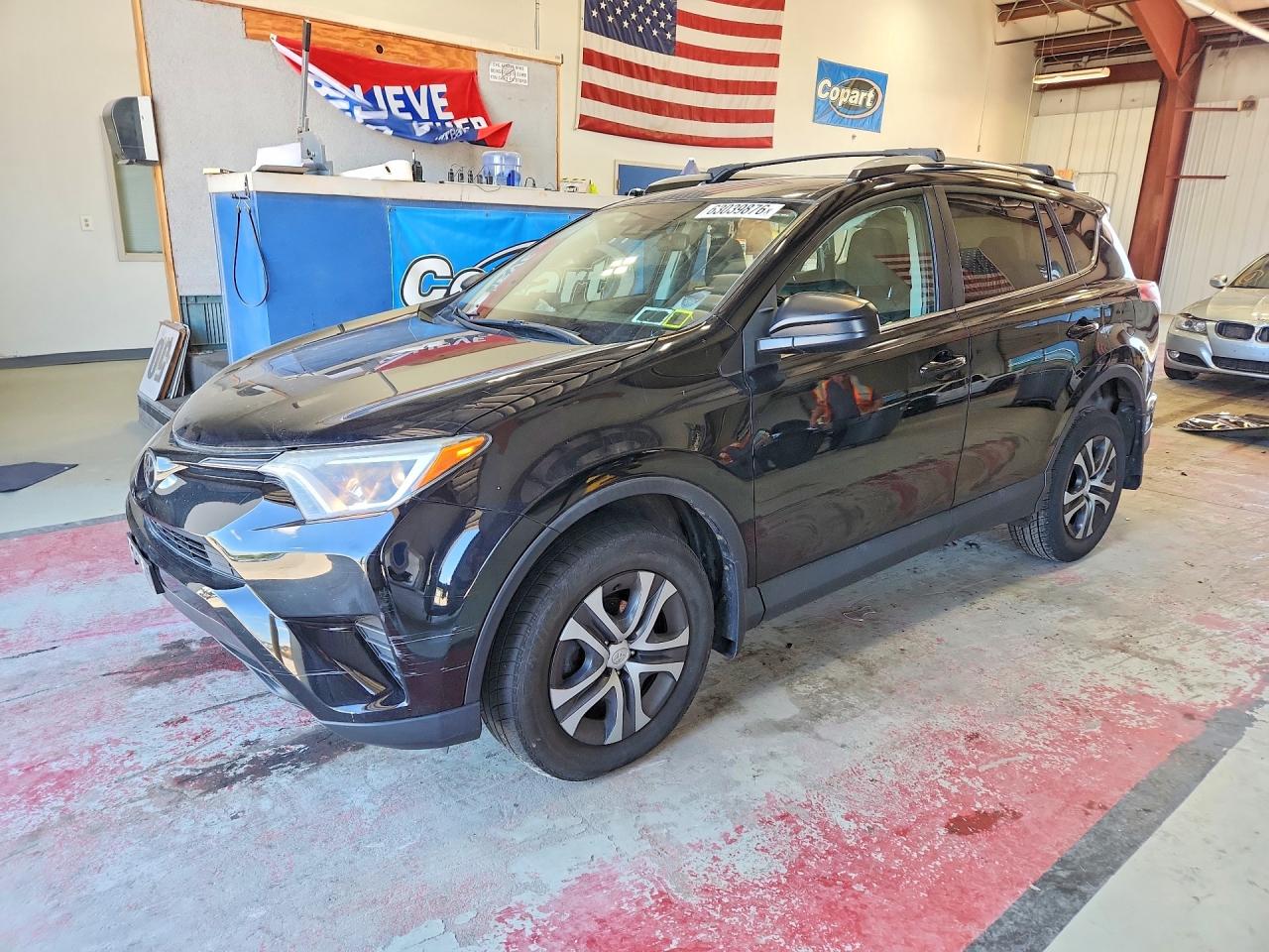 2T3BFREV5JW759675 · 2018 TOYOTA RAV4