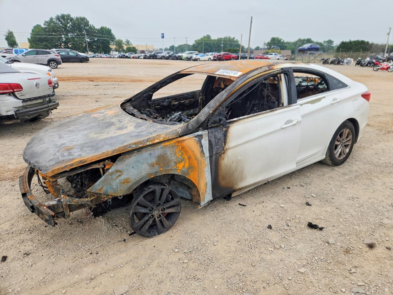 5NPEB4AC1DH779823 · 2013 HYUNDAI SONATA