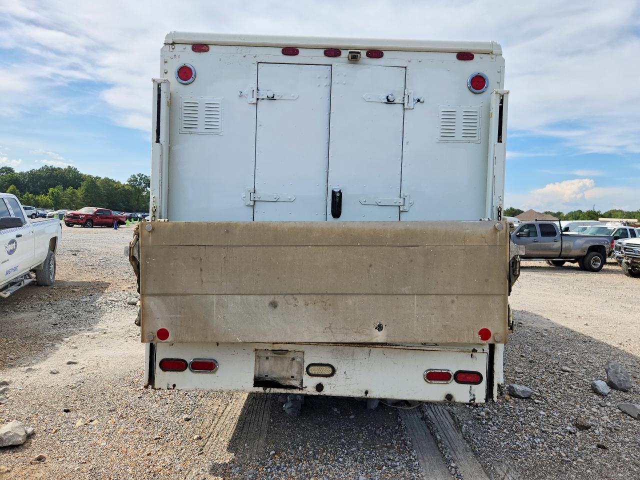 4UZAANDU49CAM6002 · 2009 FREIGHTLINER CHASSIS · 6/13