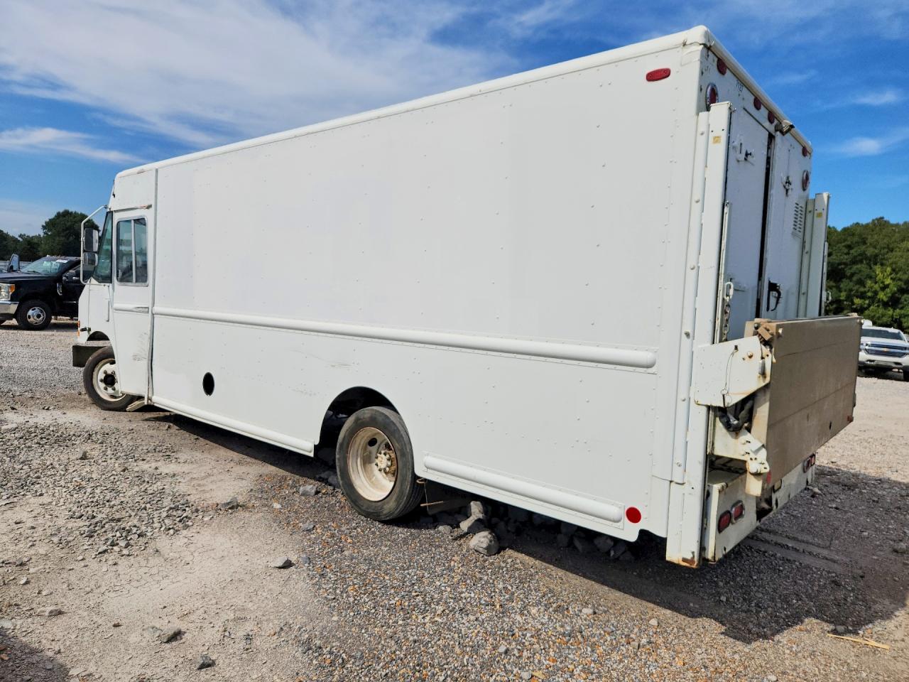 4UZAANDU49CAM6002 · 2009 FREIGHTLINER CHASSIS · 2/13