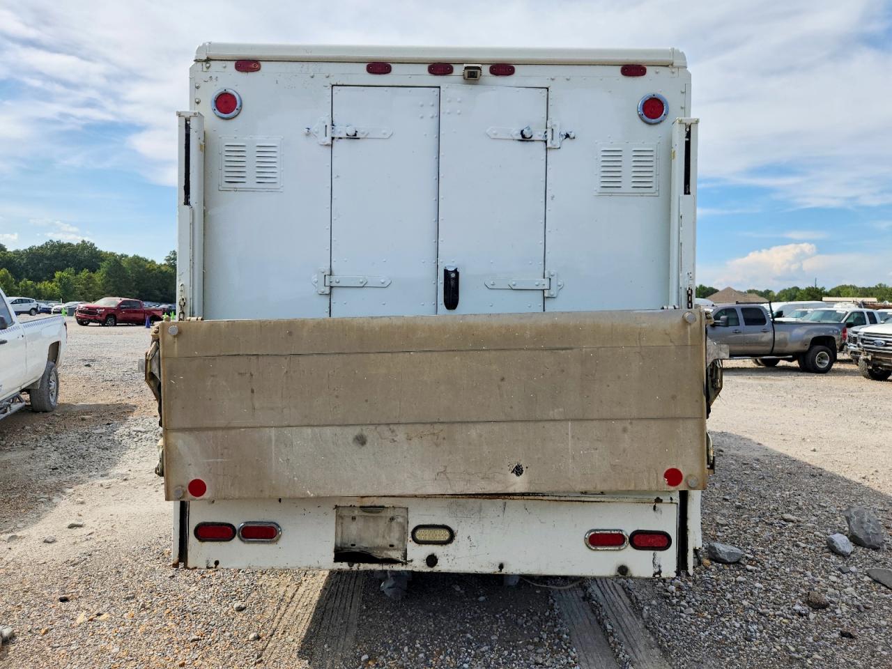 4UZAANDU49CAM6002 · 2009 FREIGHTLINER CHASSIS · 10/13