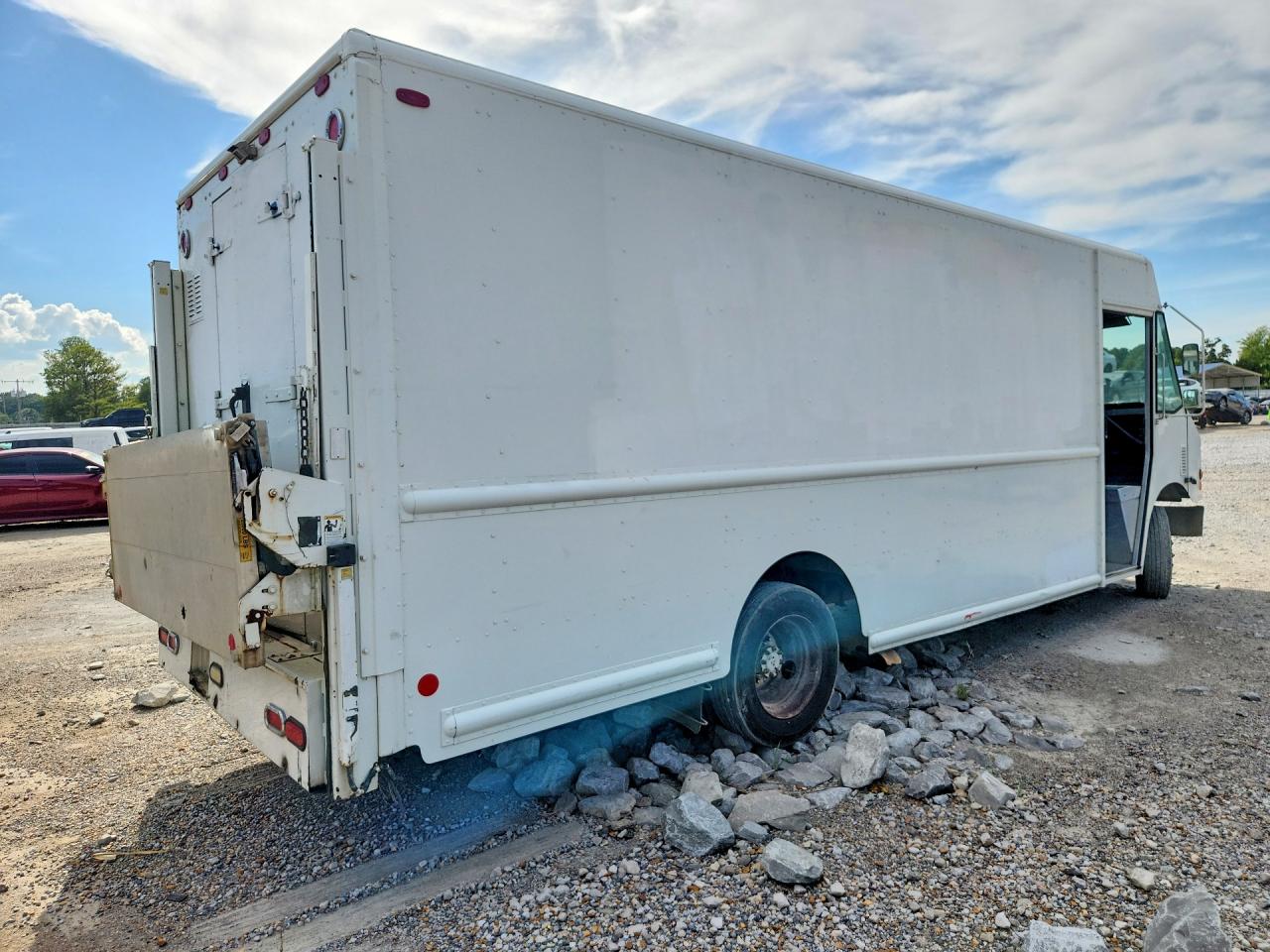 4UZAANDU49CAM6002 · 2009 FREIGHTLINER CHASSIS · 3/13