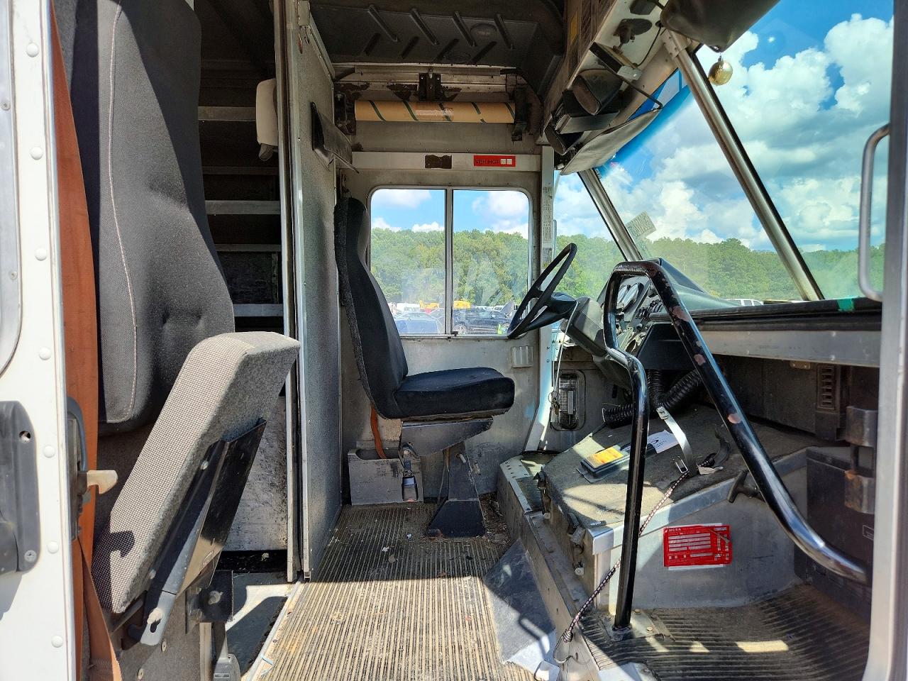 4UZAANDU49CAM6002 · 2009 FREIGHTLINER CHASSIS · 11/13