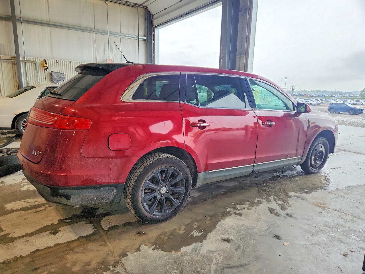 2LMHJ5FK8FBL03881 · 2015 LINCOLN MKT · 3/12