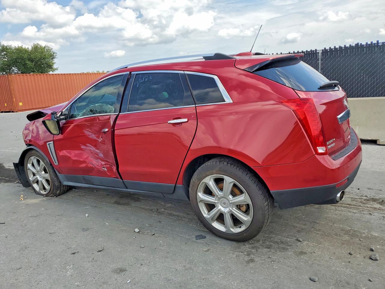 3GYFNCE36FS535541 · 2015 CADILLAC SRX · 2/13
