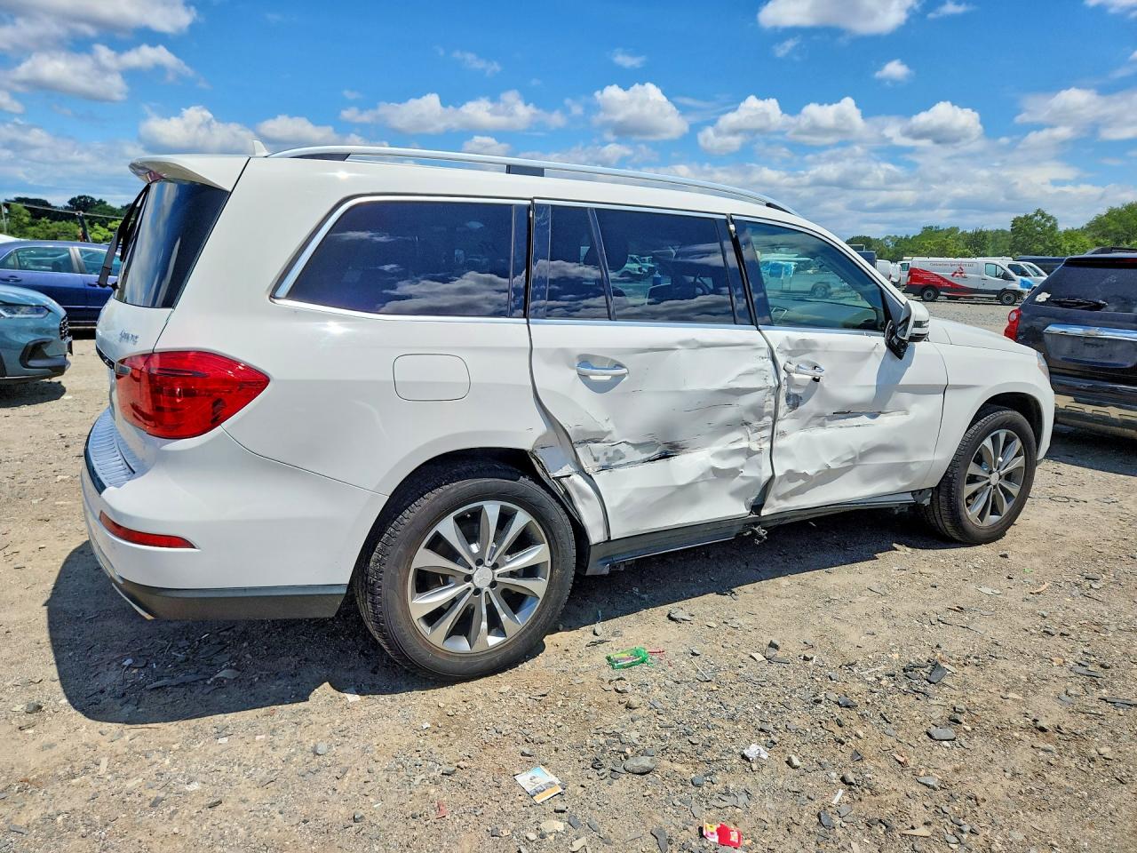 4JGDF6EE0FA461334 · 2015 MERCEDES-BENZ GL · 3/14