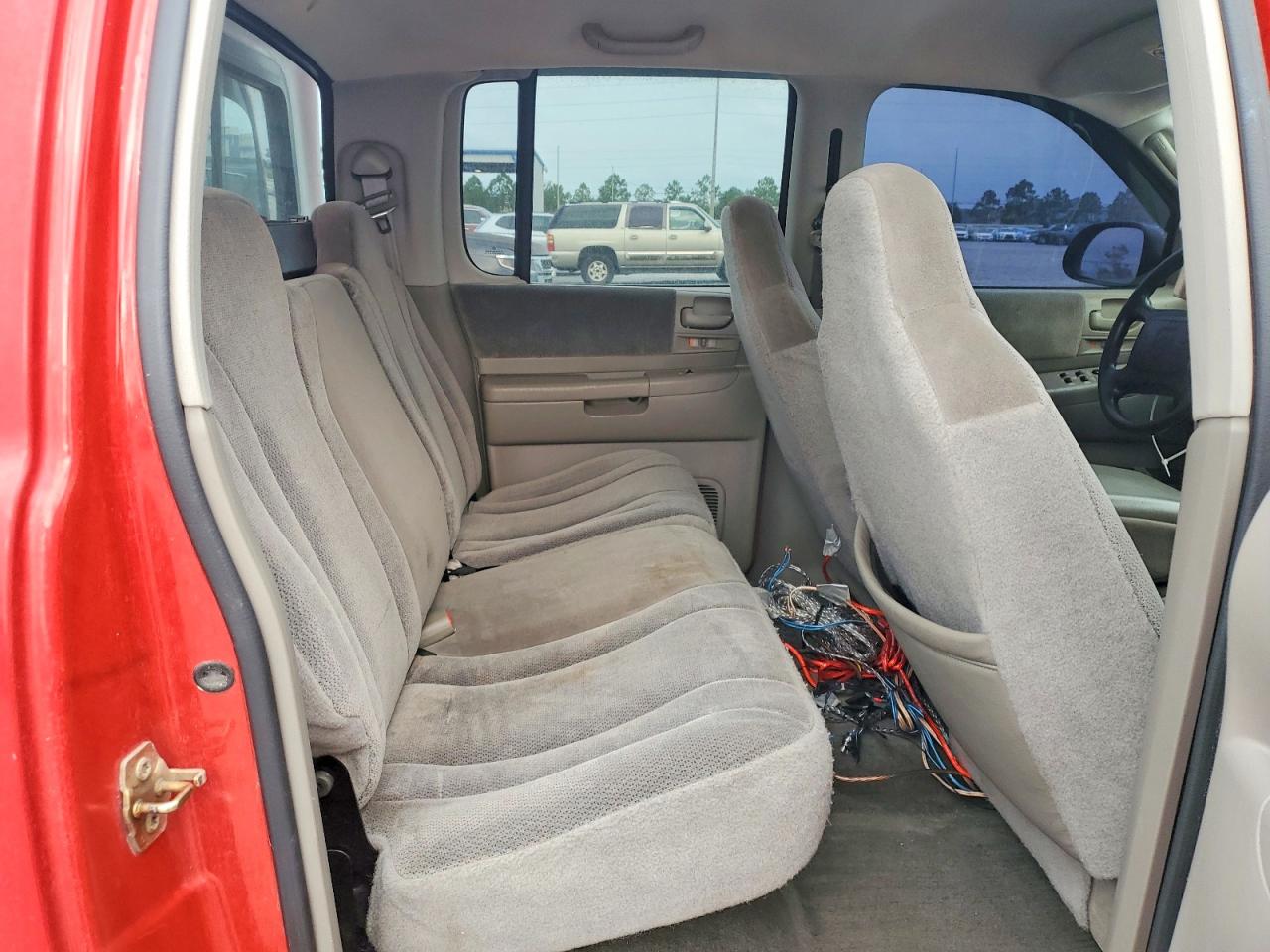 1D7HL48K84S670130 · 2004 DODGE DAKOTA · 10/13