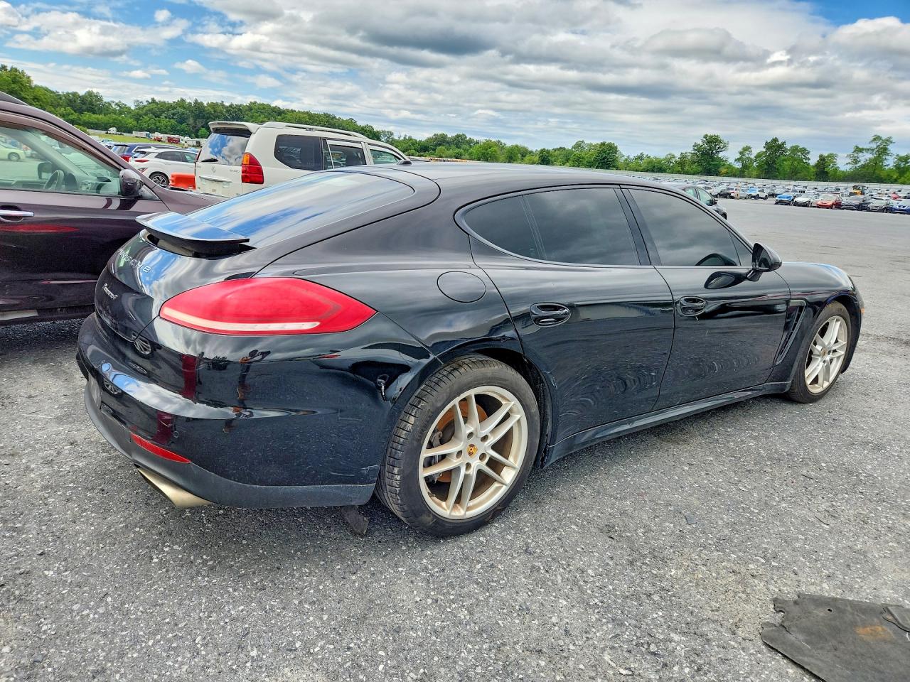 WP0AA2A7XFL003312 · 2015 PORSCHE PANAMERA · 3/12