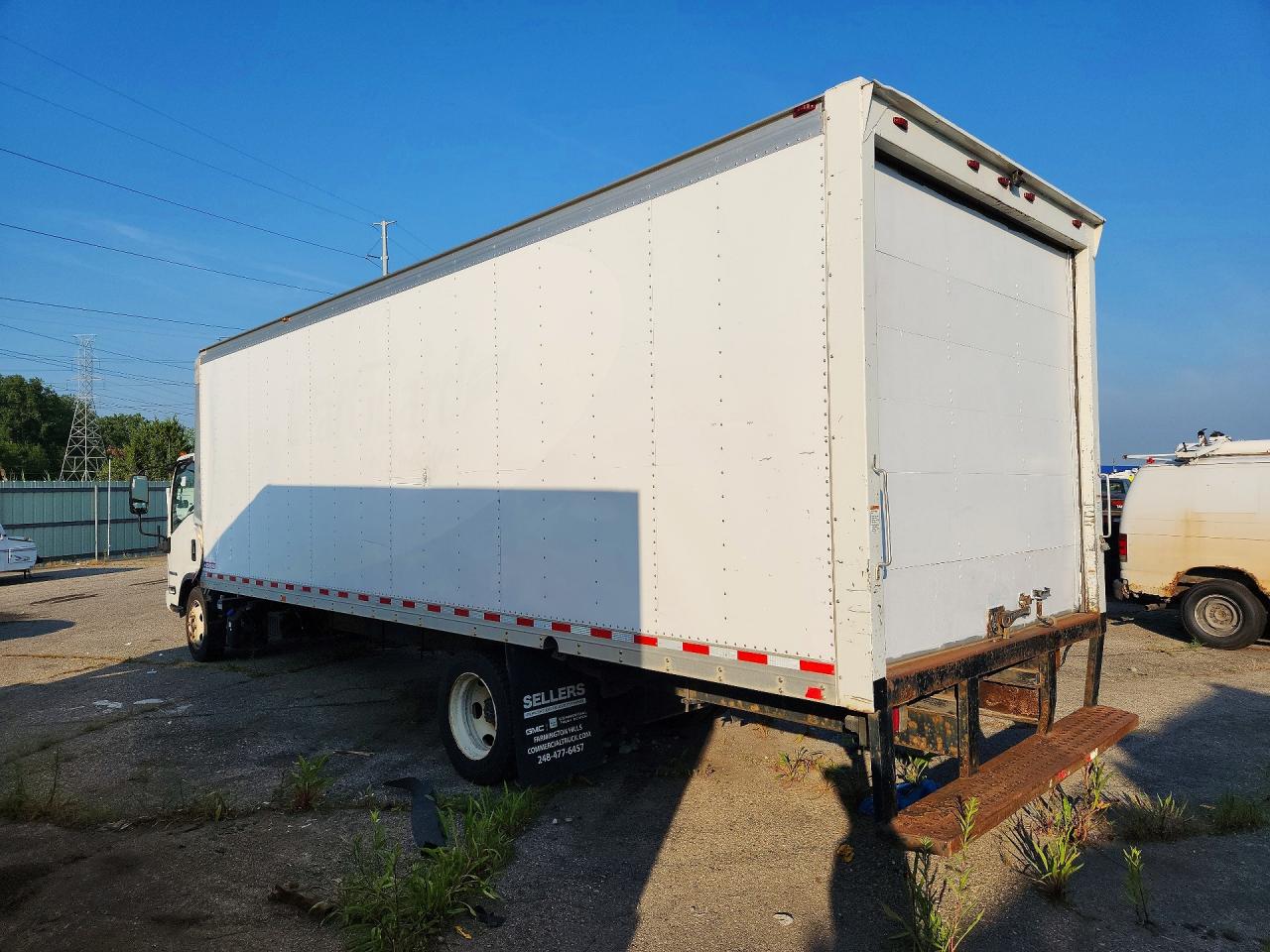 JALE5W167H7303680 · 2017 ISUZU NRR · 2/13