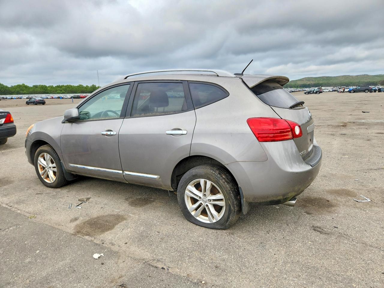 JN8AS5MV3CW359396 · 2012 NISSAN ROGUE · 2/13
