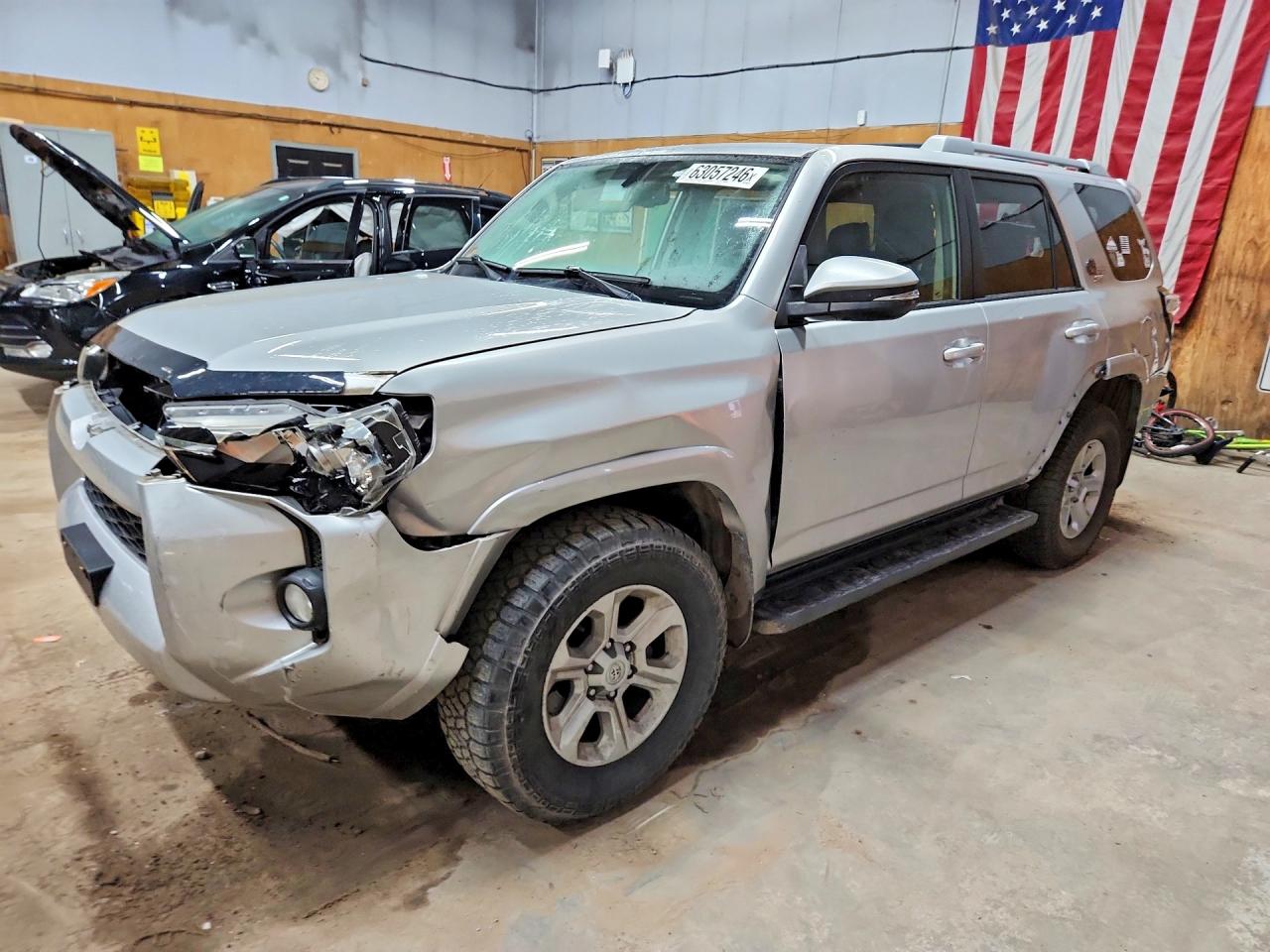 JTEBU5JR1G5305765 · 2016 TOYOTA 4RUNNER