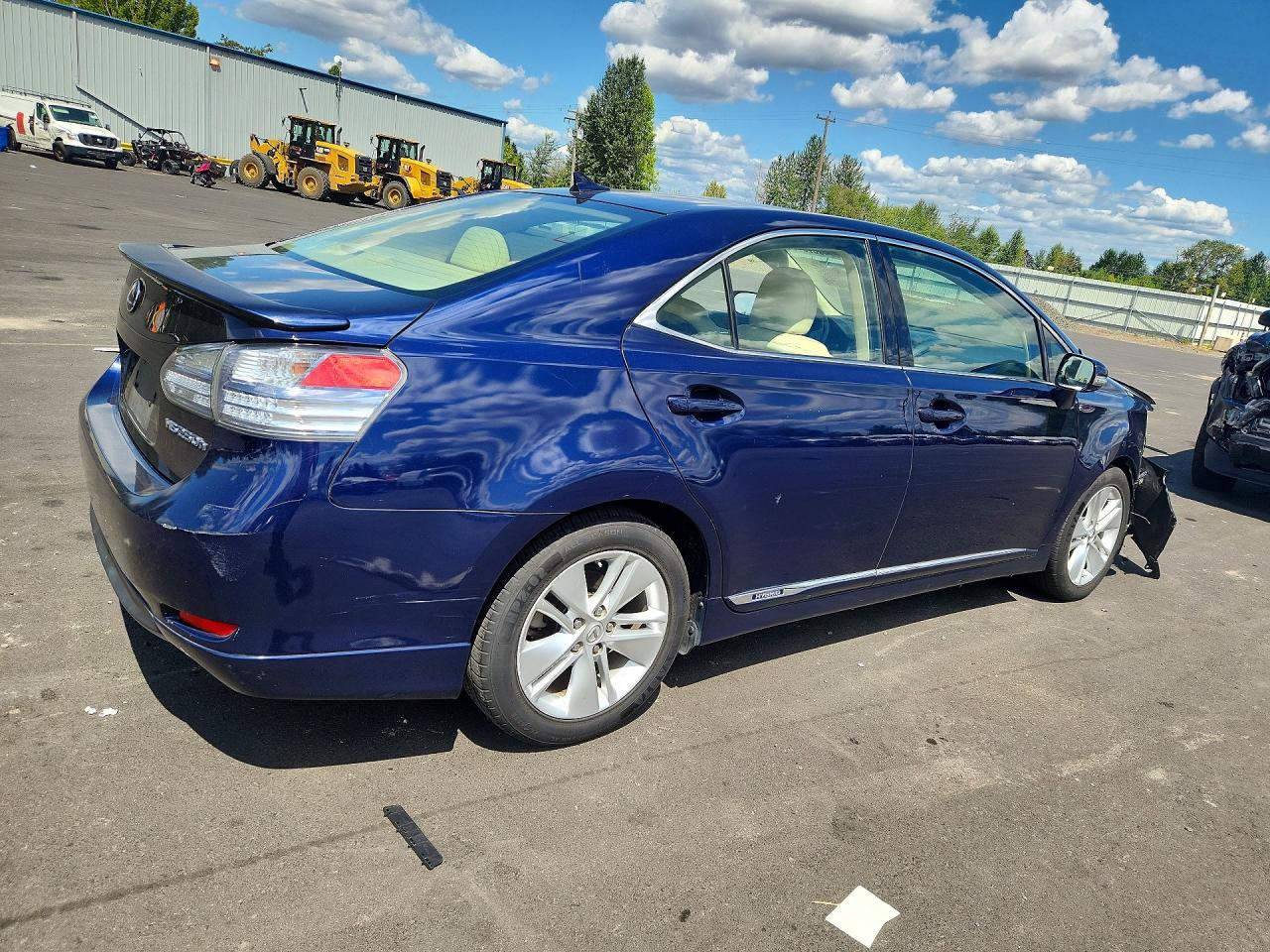 JTHBB1BA3B2045809 · 2011 LEXUS HS · 3/13