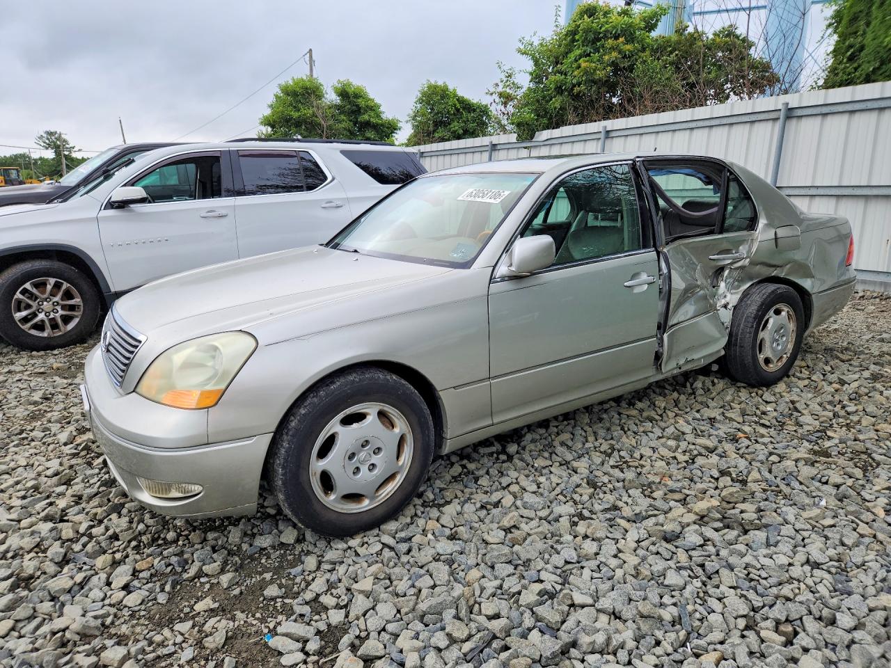 JTHBN30F310003684 · 2001 LEXUS LS