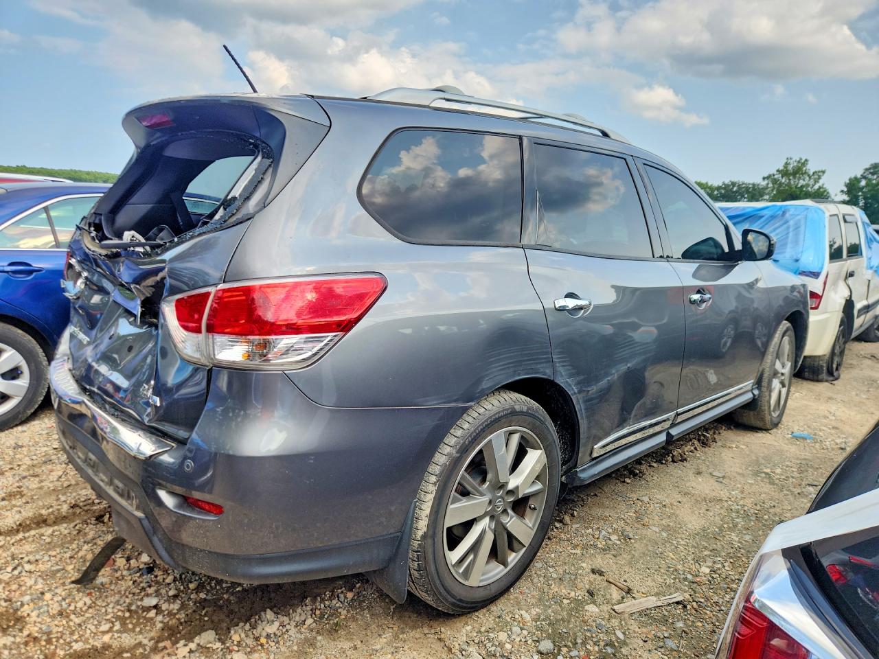 5N1AR2MM2FC637588 · 2015 NISSAN PATHFINDER · 3/13