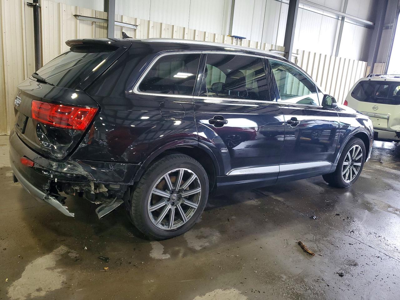 WA1LAAF70HD001569 · 2017 AUDI Q7 · 3/13