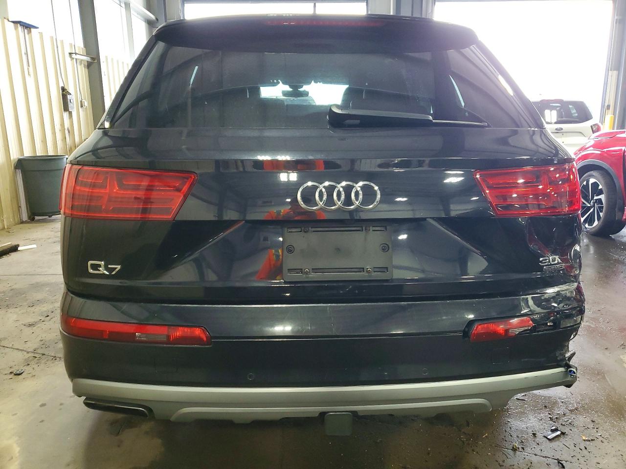 WA1LAAF70HD001569 · 2017 AUDI Q7 · 6/13
