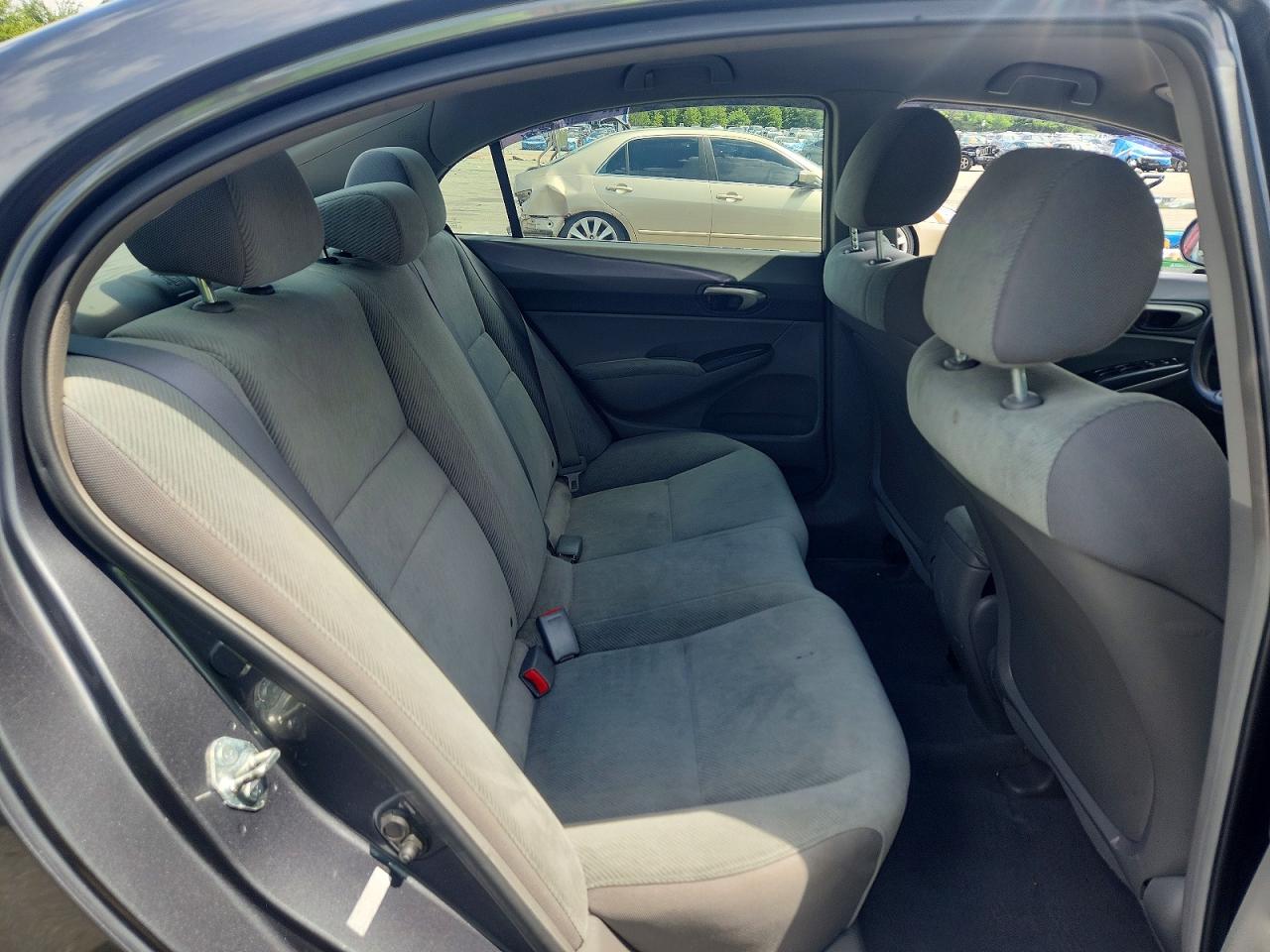 2HGFA1F58BH528725 · 2011 HONDA CIVIC · 10/12