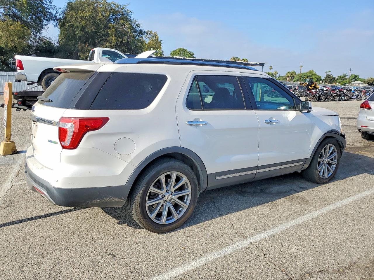 1FM5K7FH8GGC59242 · 2016 FORD EXPLORER · 3/13