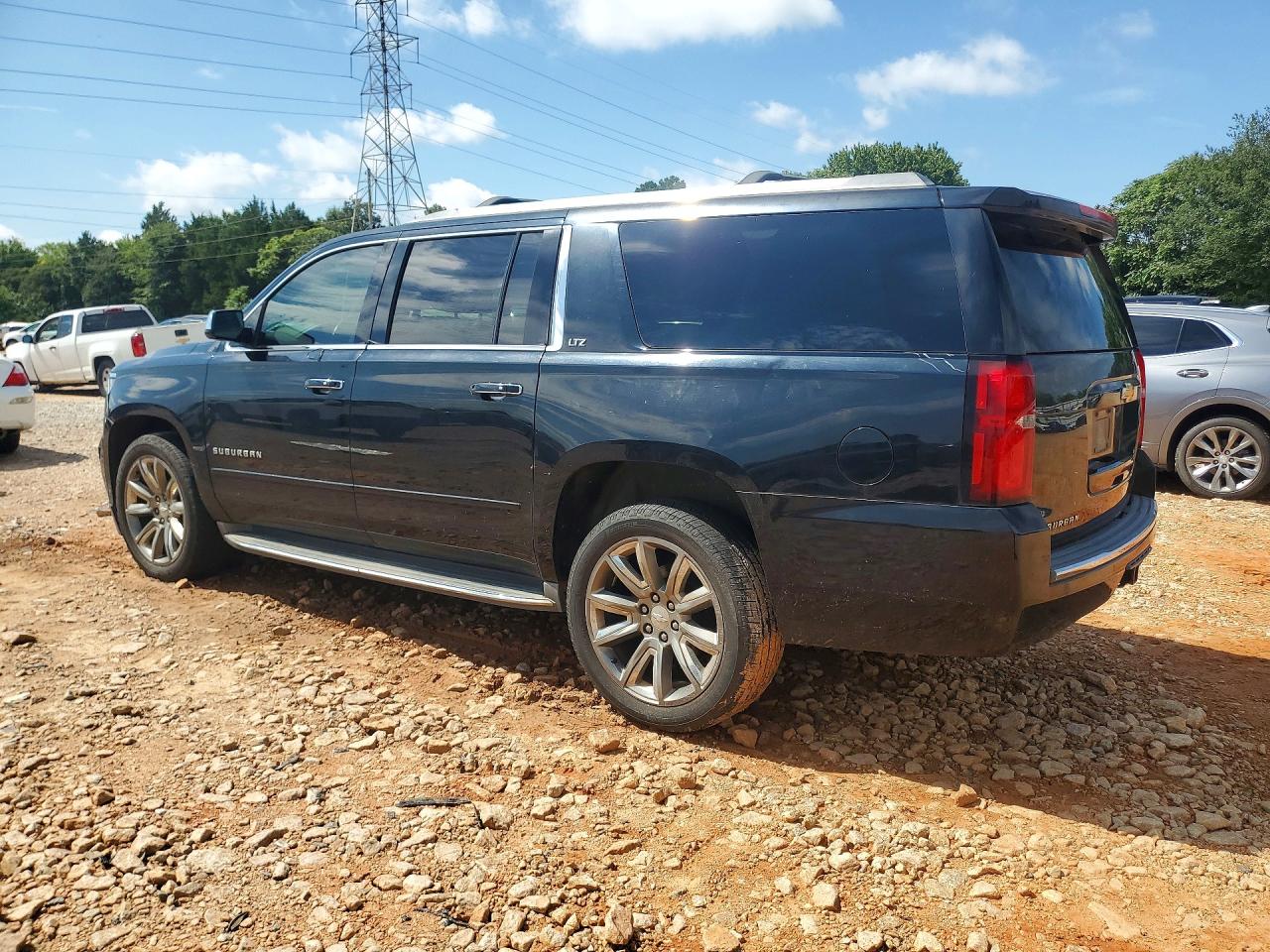 1GNSKKKCXFR641948 · 2015 CHEVROLET SUBURBAN · 2/13
