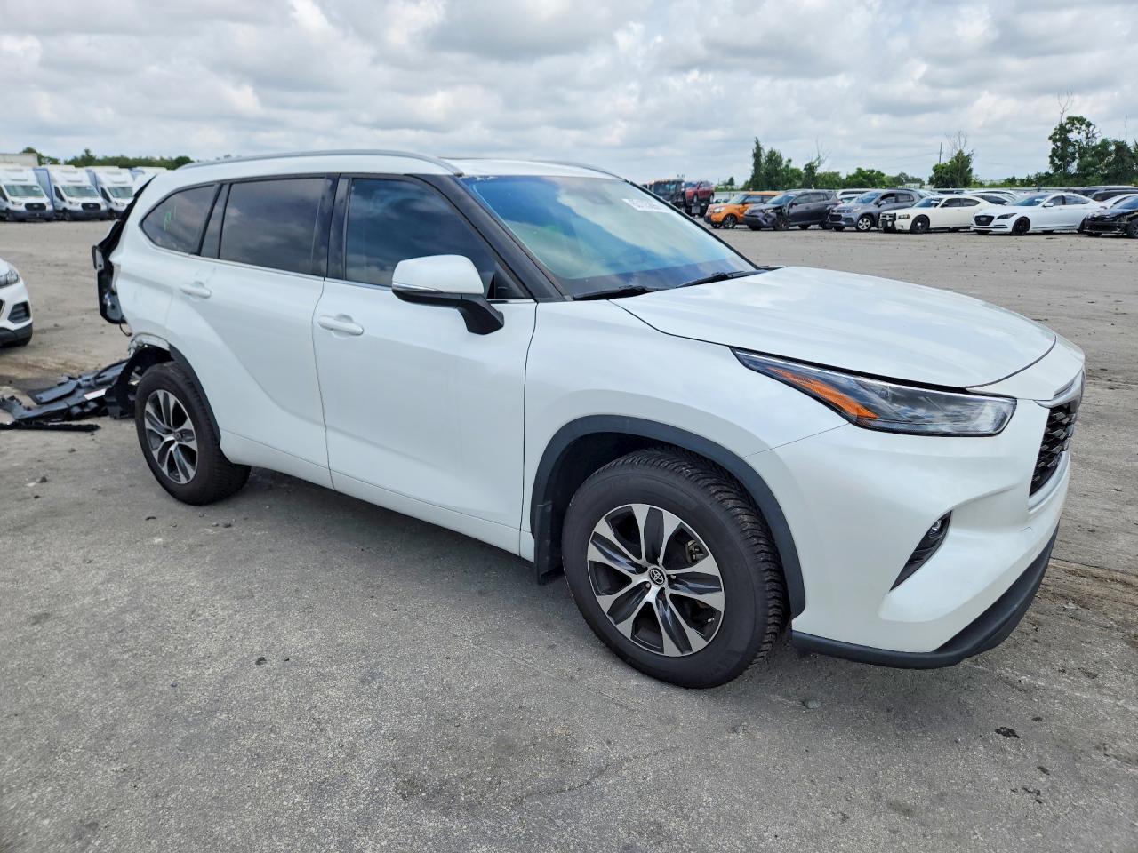 5TDHARAH7NS515722 · 2022 TOYOTA HIGHLANDER HYBRID · 4/14