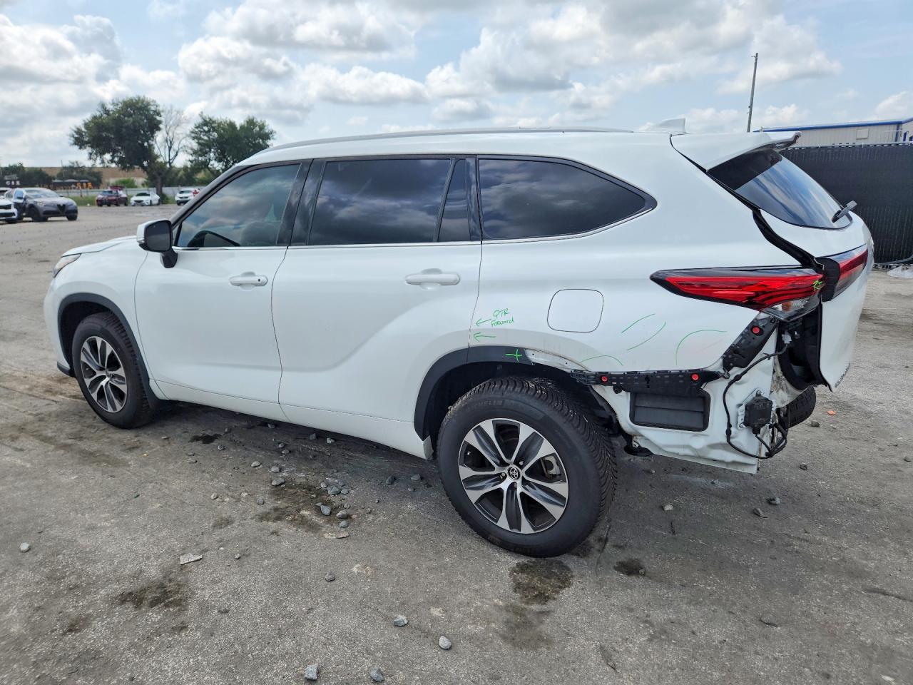 5TDHARAH7NS515722 · 2022 TOYOTA HIGHLANDER HYBRID · 2/14