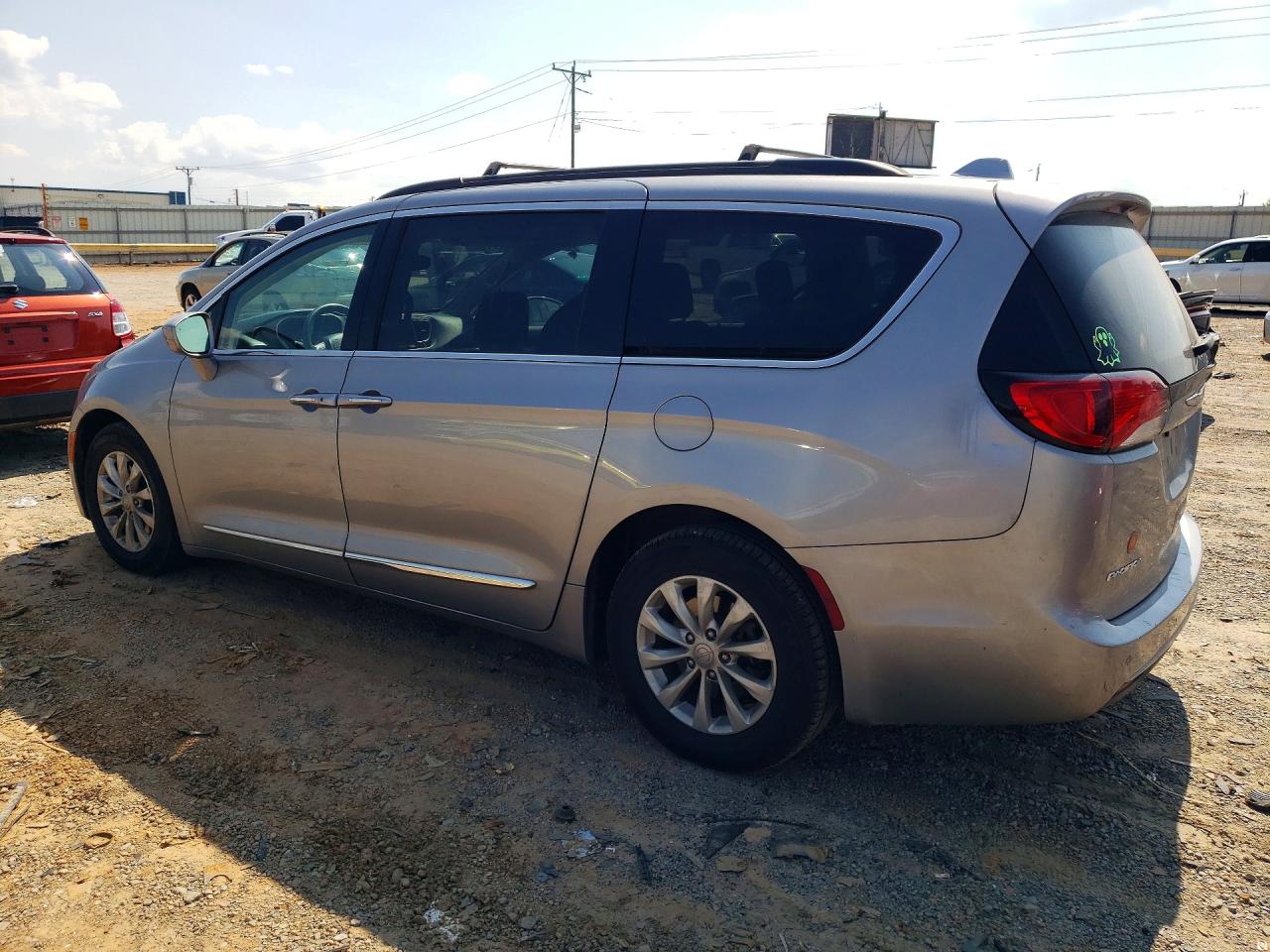 2C4RC1BG2HR576575 · 2017 CHRYSLER PACIFICA · 2/13