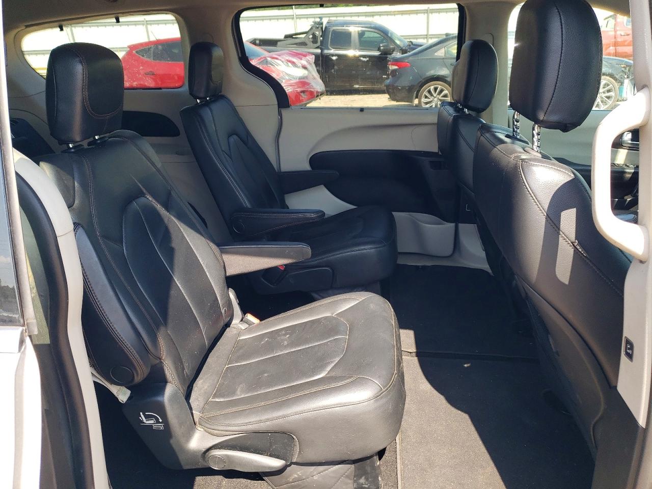2C4RC1BG2HR576575 · 2017 CHRYSLER PACIFICA · 11/13