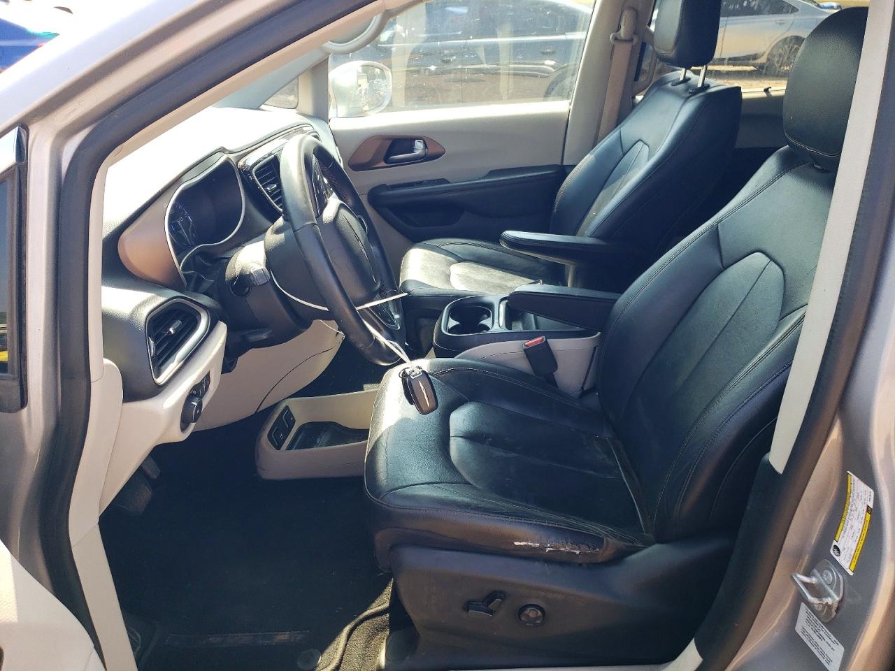 2C4RC1BG2HR576575 · 2017 CHRYSLER PACIFICA · 7/13