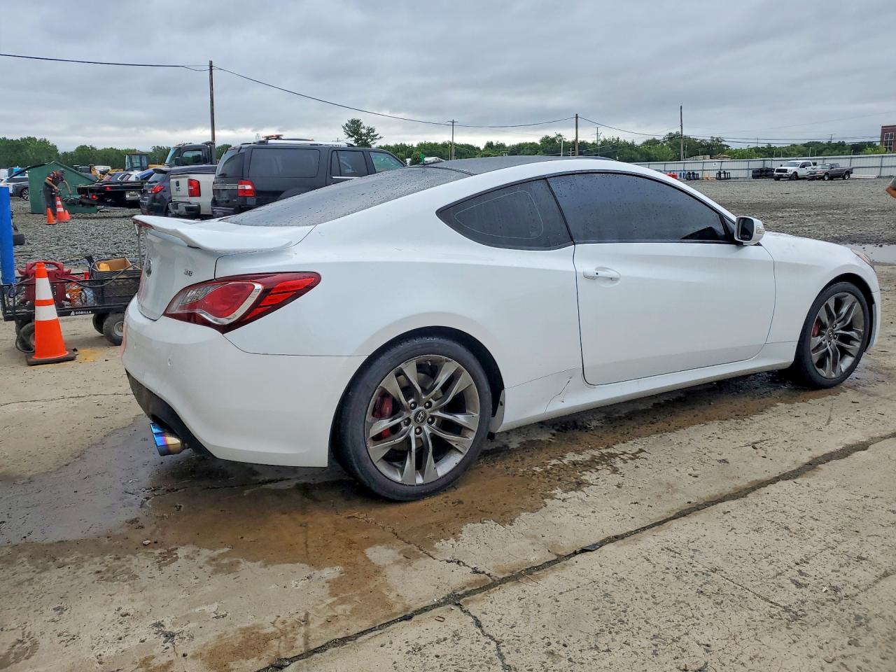 KMHHU6KJ3FU122607 · 2015 HYUNDAI GENESIS COUPE · 3/12