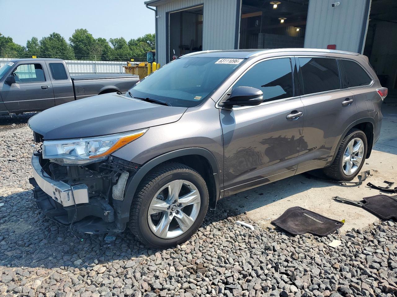 5TDDKRFH2GS241059 · 2016 TOYOTA HIGHLANDER