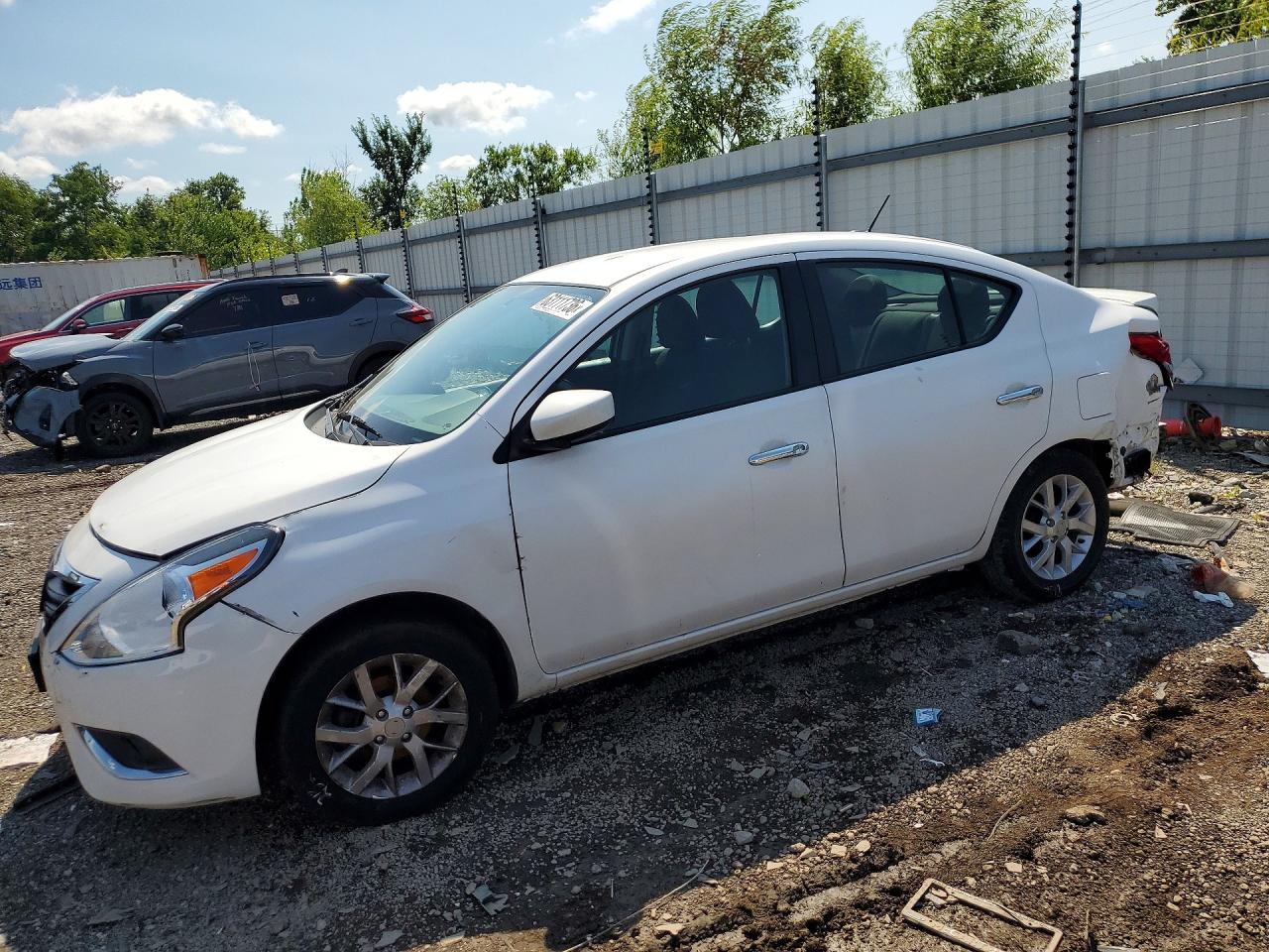 3N1CN7AP4JL864544 · 2018 NISSAN VERSA