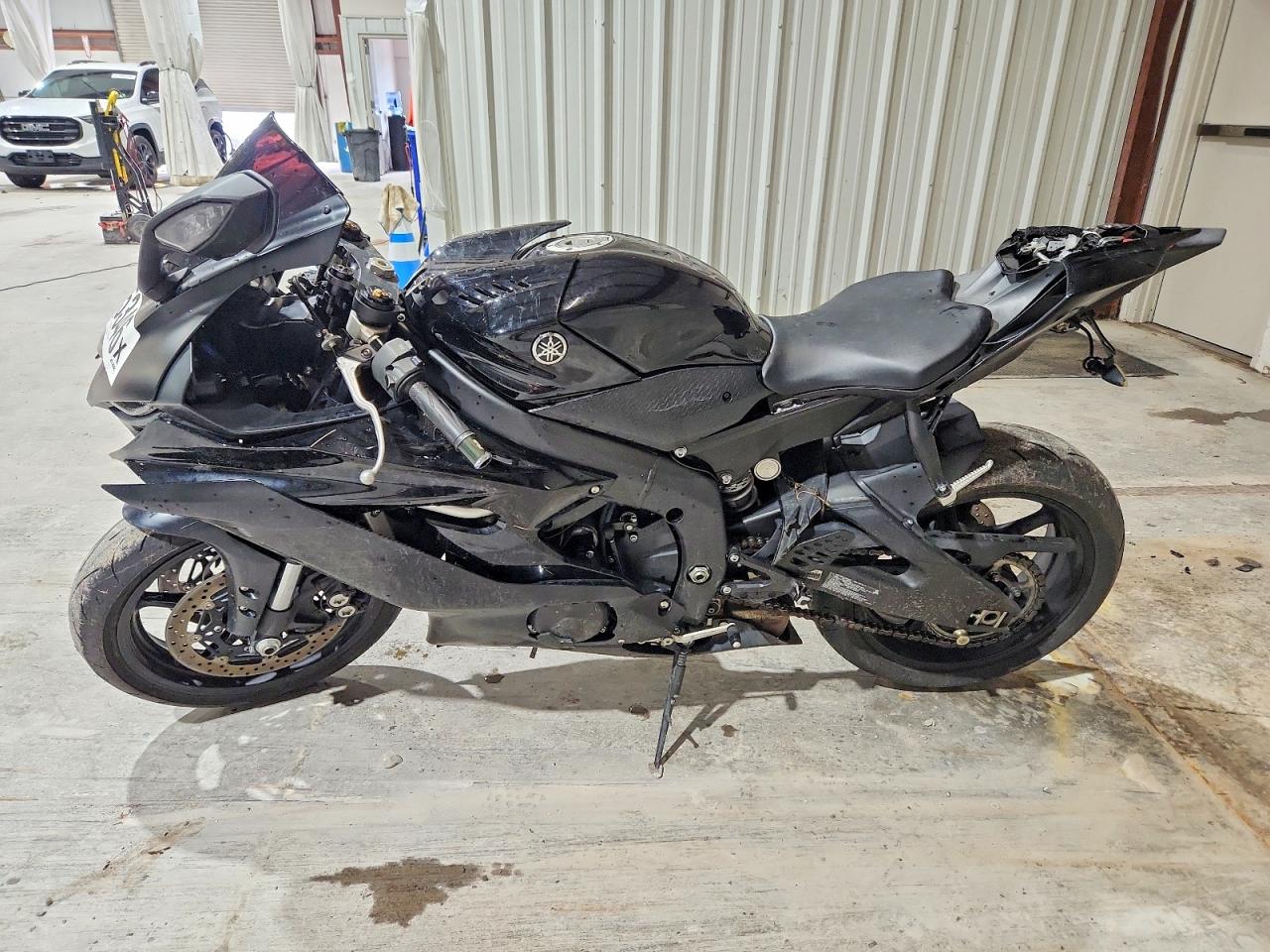 JYARJ28E5LA007696 · 2020 YAMAHA YZFR6 · 3/9