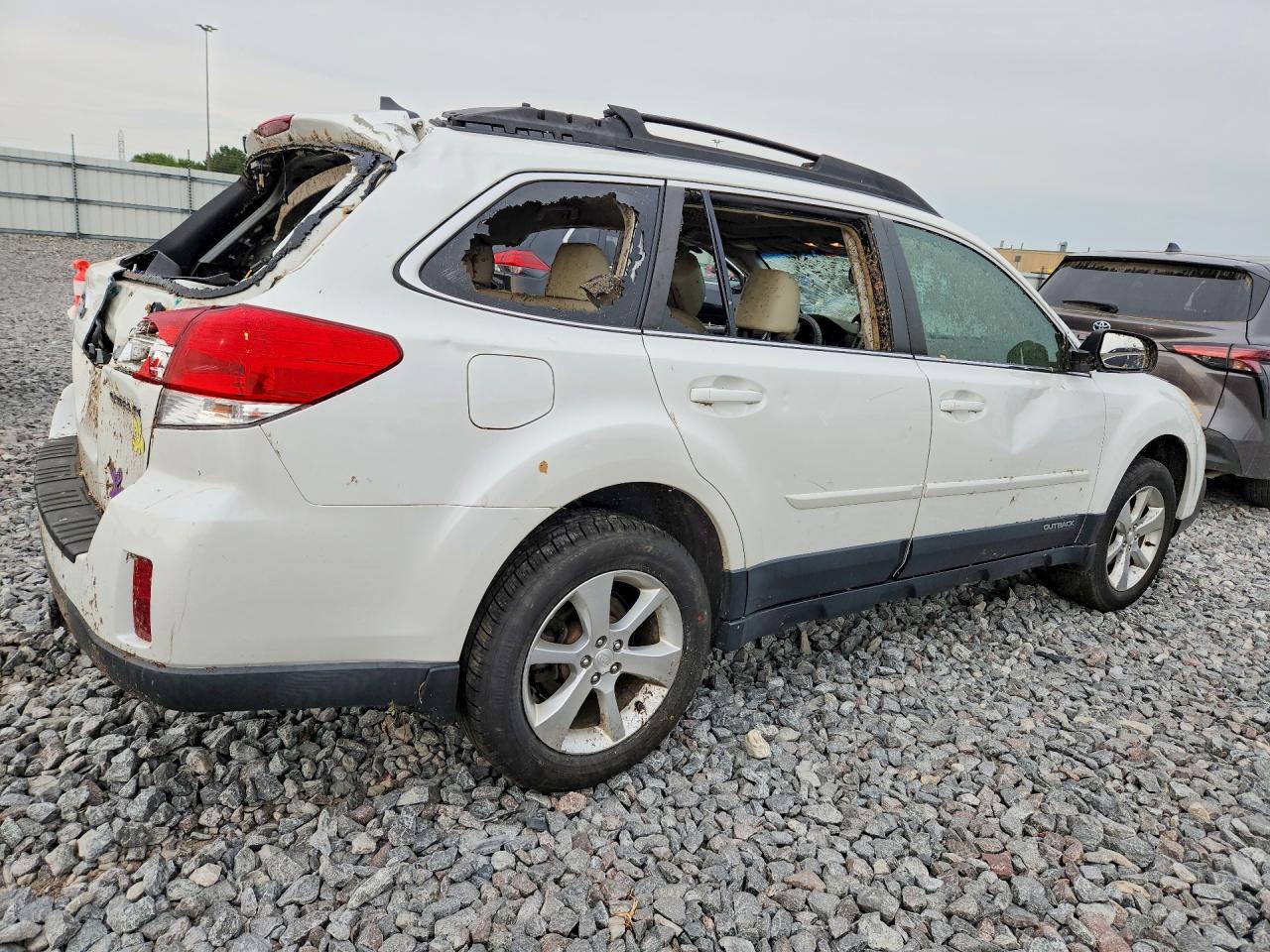 4S4BRCKC2D3224605 · 2013 SUBARU OUTBACK · 3/13