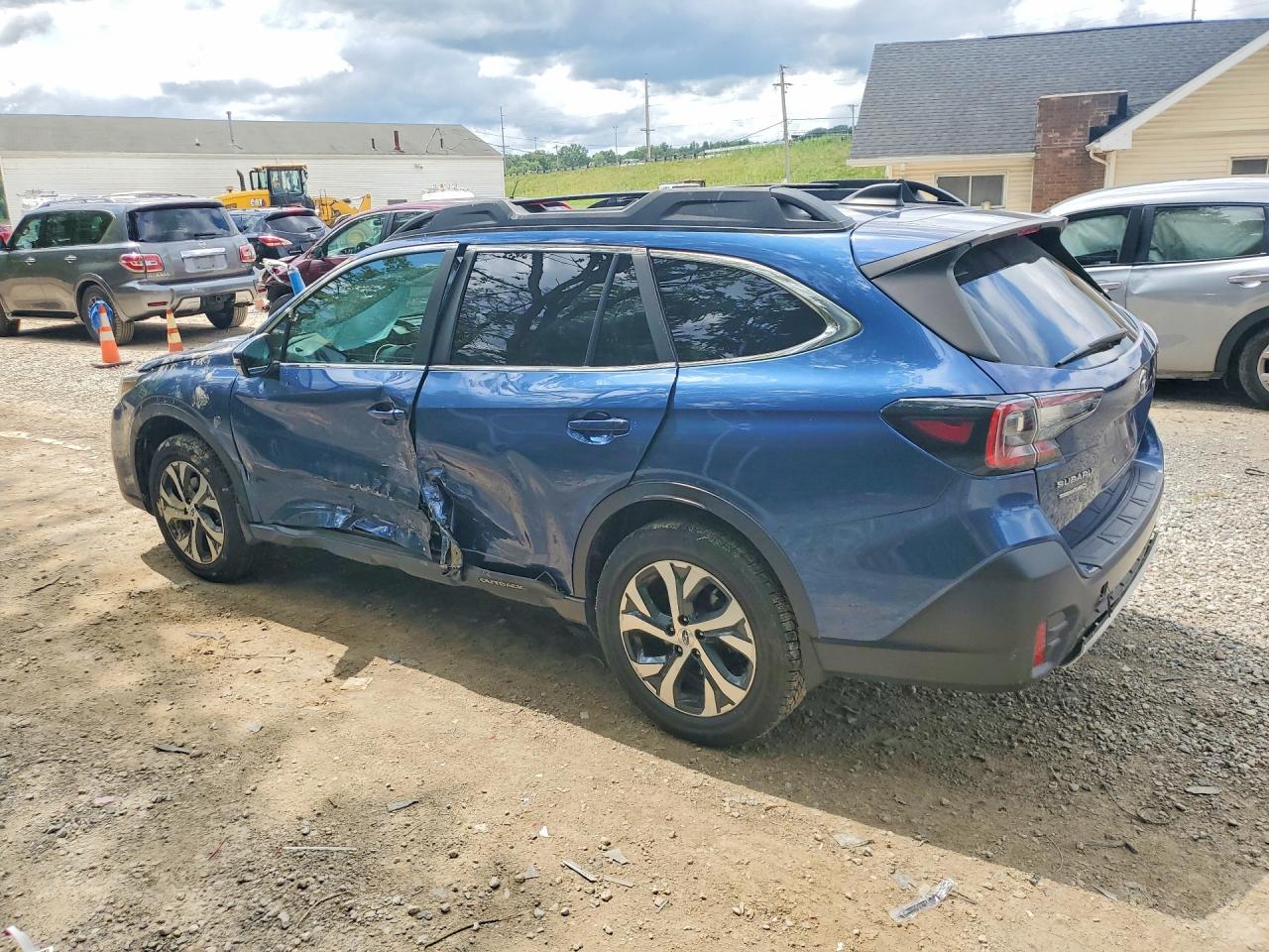 4S4BTANC5M3176132 · 2021 SUBARU OUTBACK · 2/13