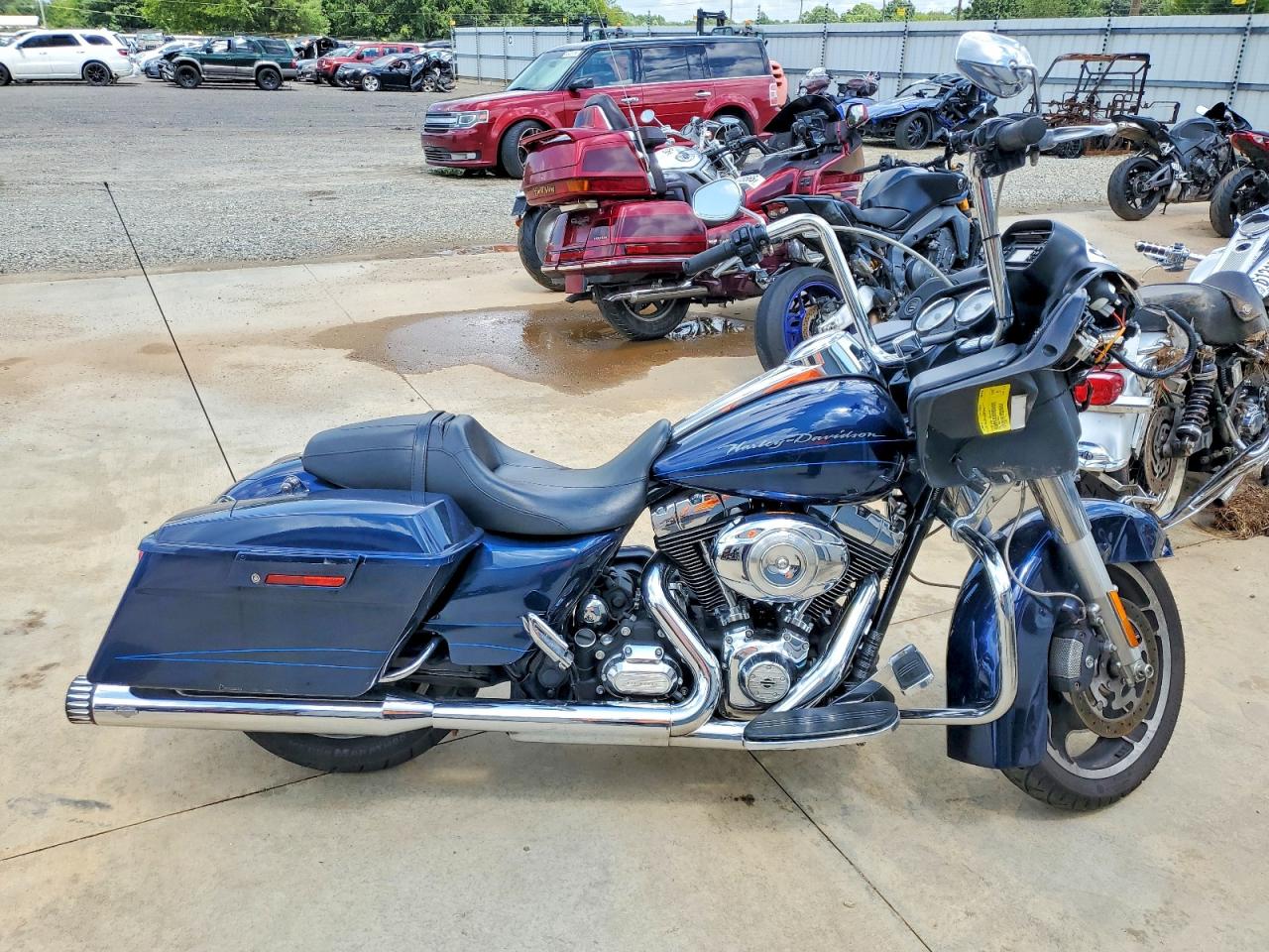 1HD1KHM1XDB667859 · 2013 HARLEY-DAVIDSON FLTRX