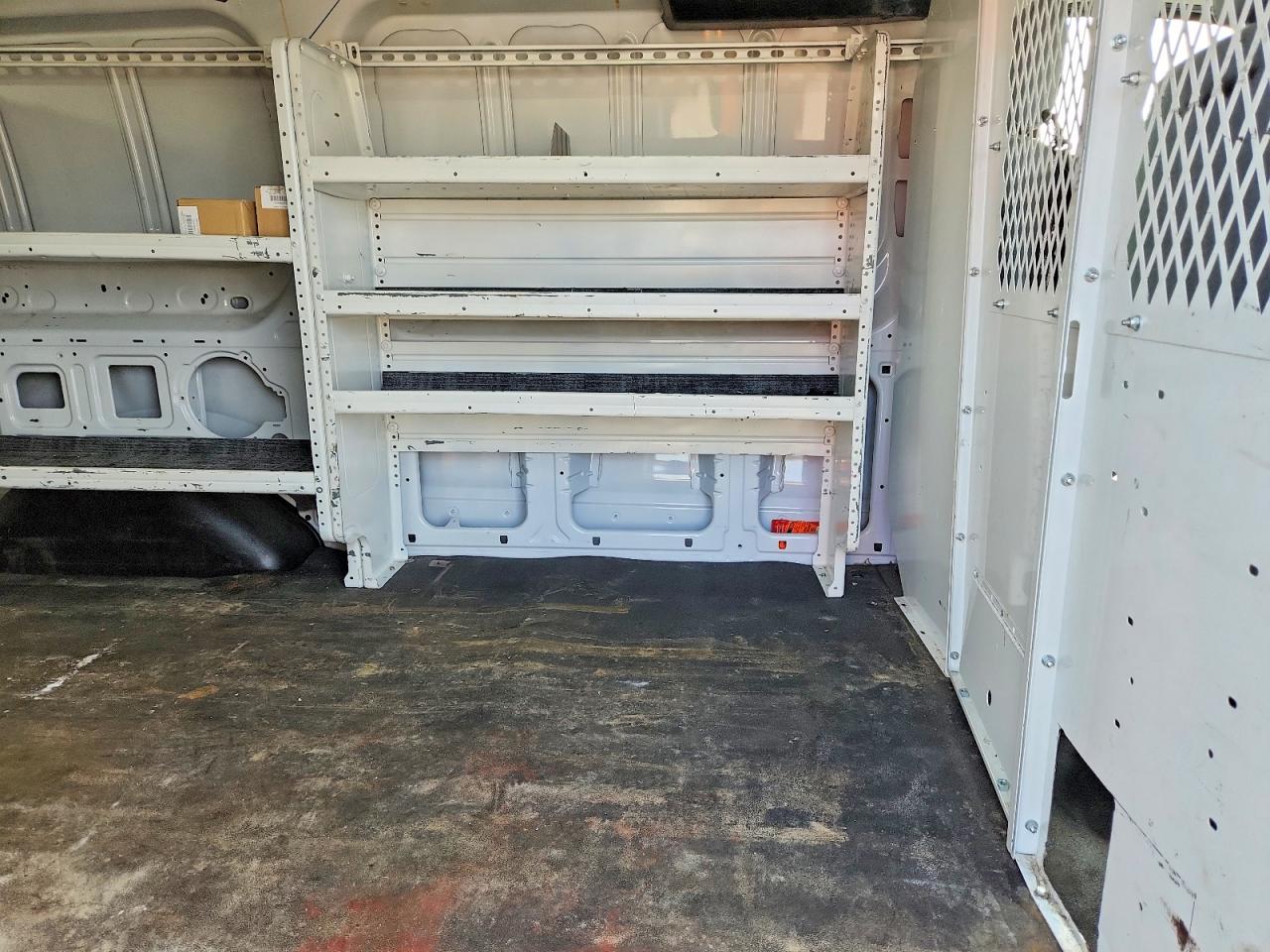 1FTBW1YM9JKA37459 · 2018 FORD TRANSIT · 11/13