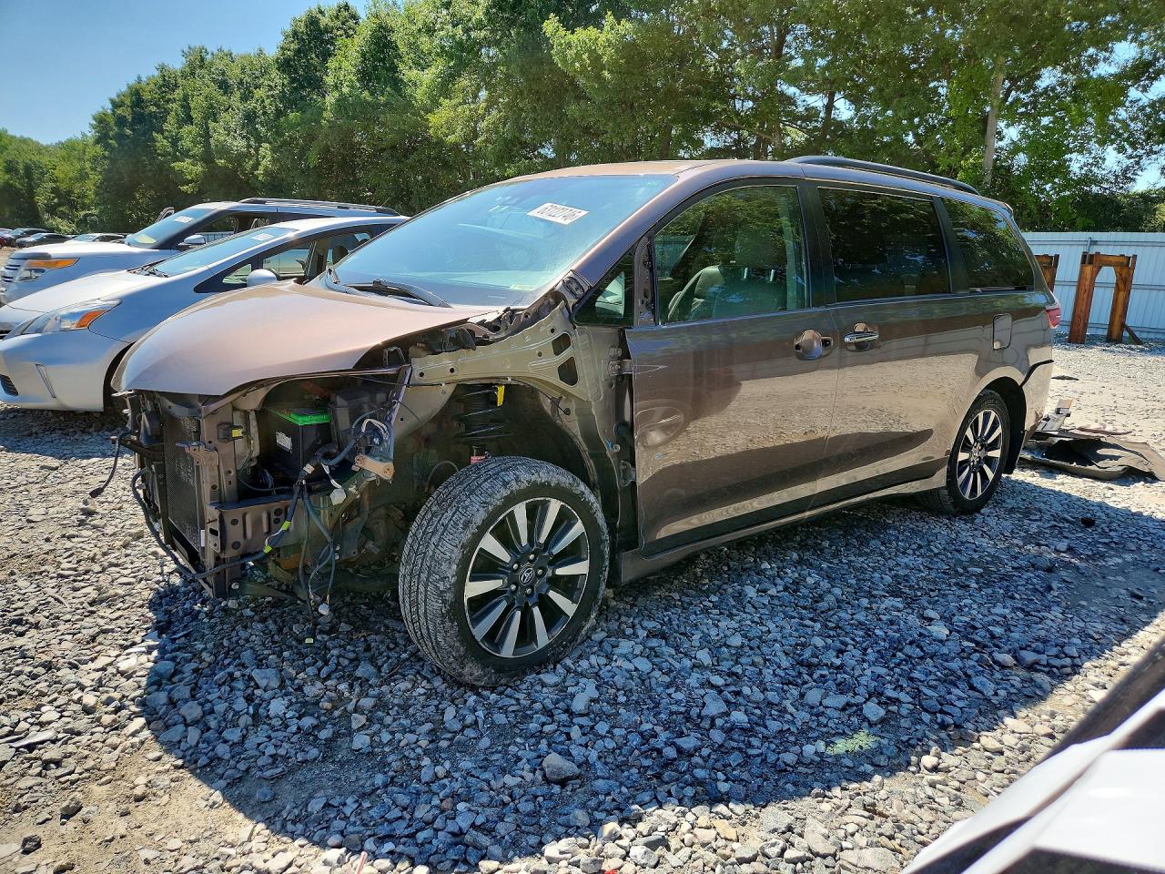 5TDDZ3DC1JS191469 · 2018 TOYOTA SIENNA