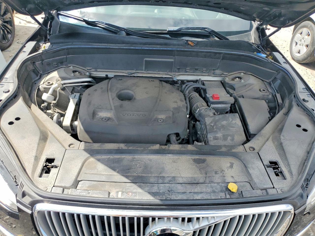 YV4A22PL9J1320257 · 2018 VOLVO XC90 · 12/13