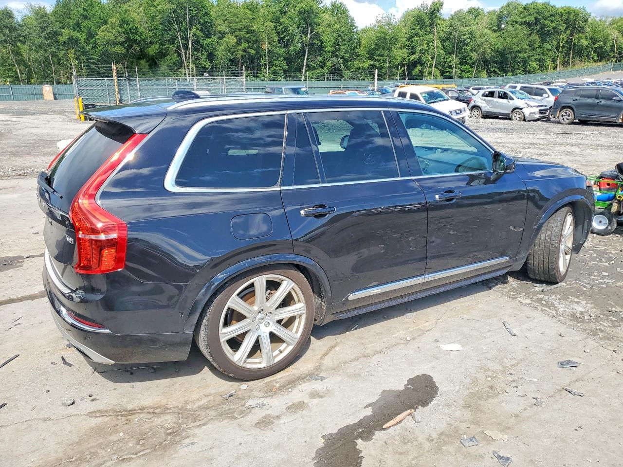 YV4A22PL9J1320257 · 2018 VOLVO XC90 · 3/13