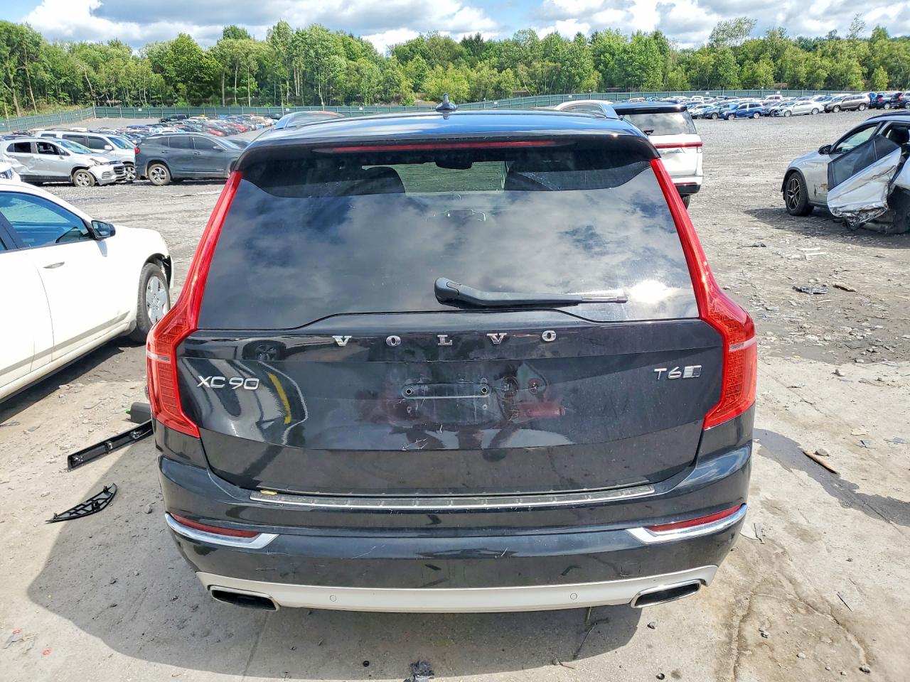 YV4A22PL9J1320257 · 2018 VOLVO XC90 · 6/13