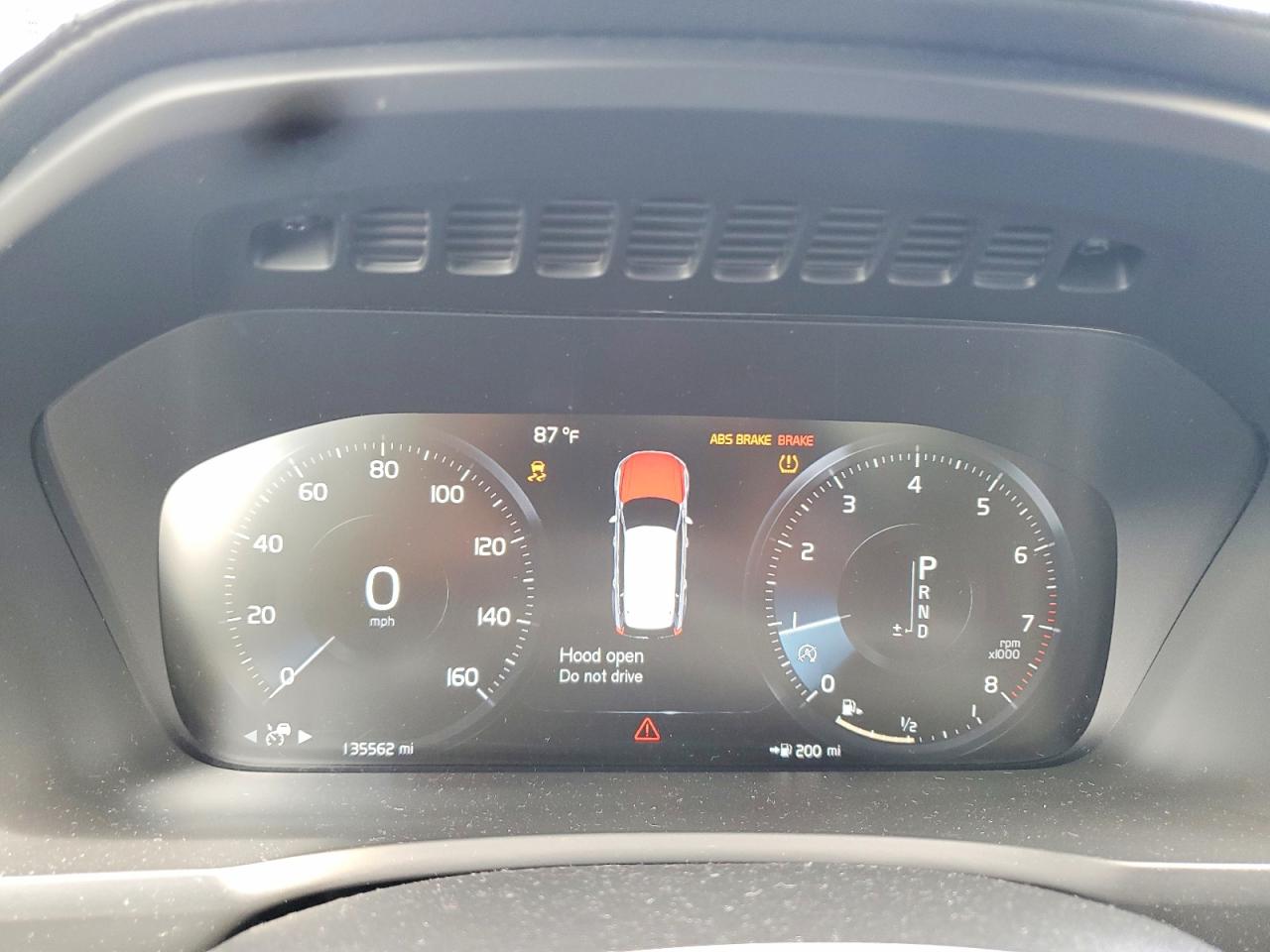 YV4A22PL9J1320257 · 2018 VOLVO XC90 · 9/13