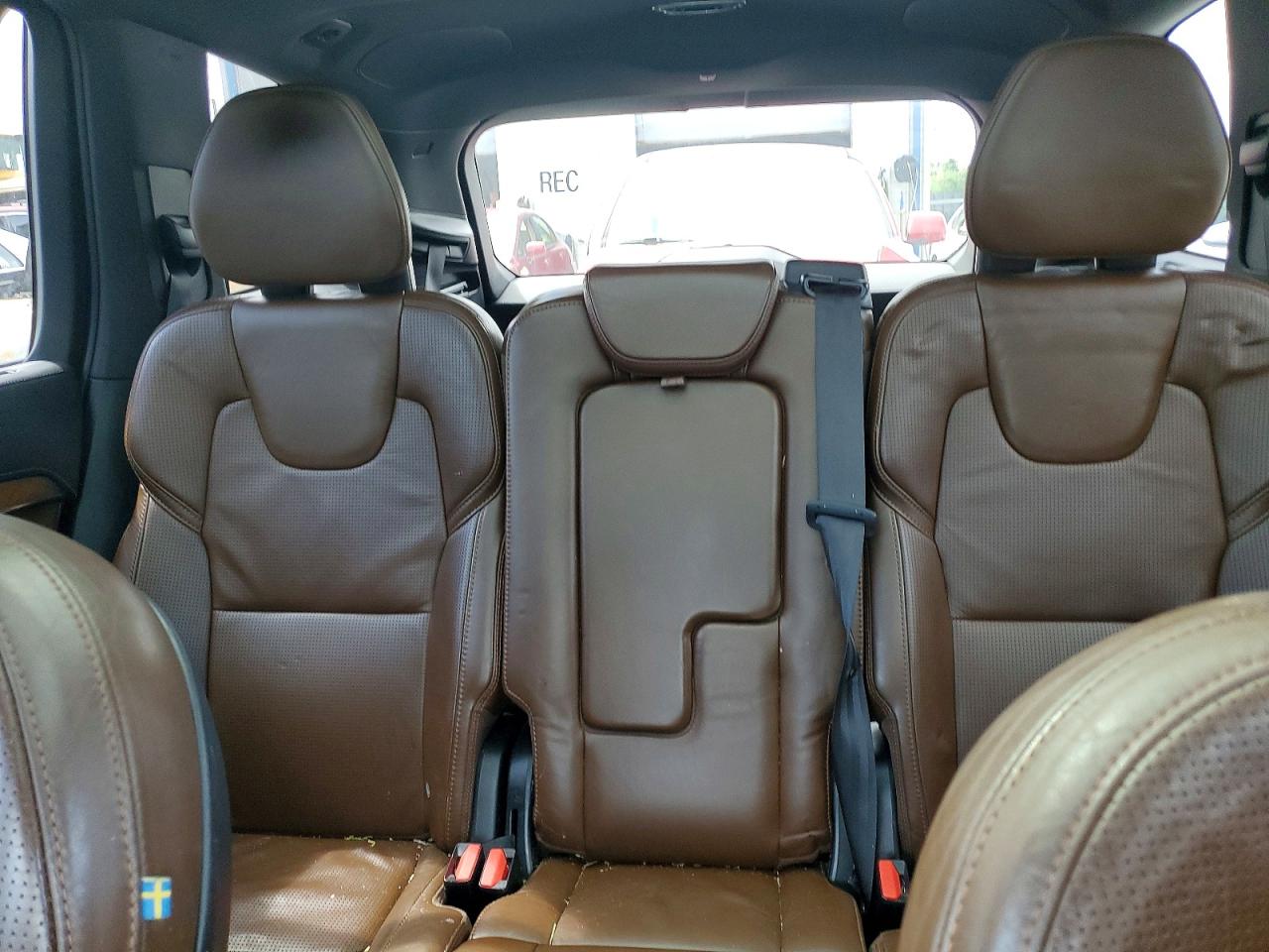 YV4A22PL9J1320257 · 2018 VOLVO XC90 · 10/13