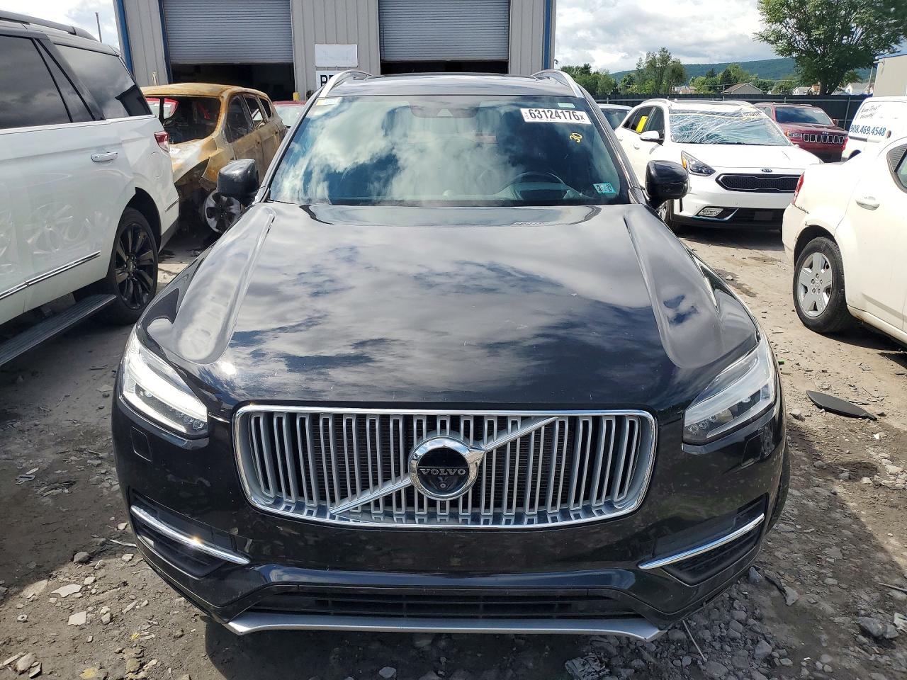 YV4A22PL9J1320257 · 2018 VOLVO XC90 · 5/13