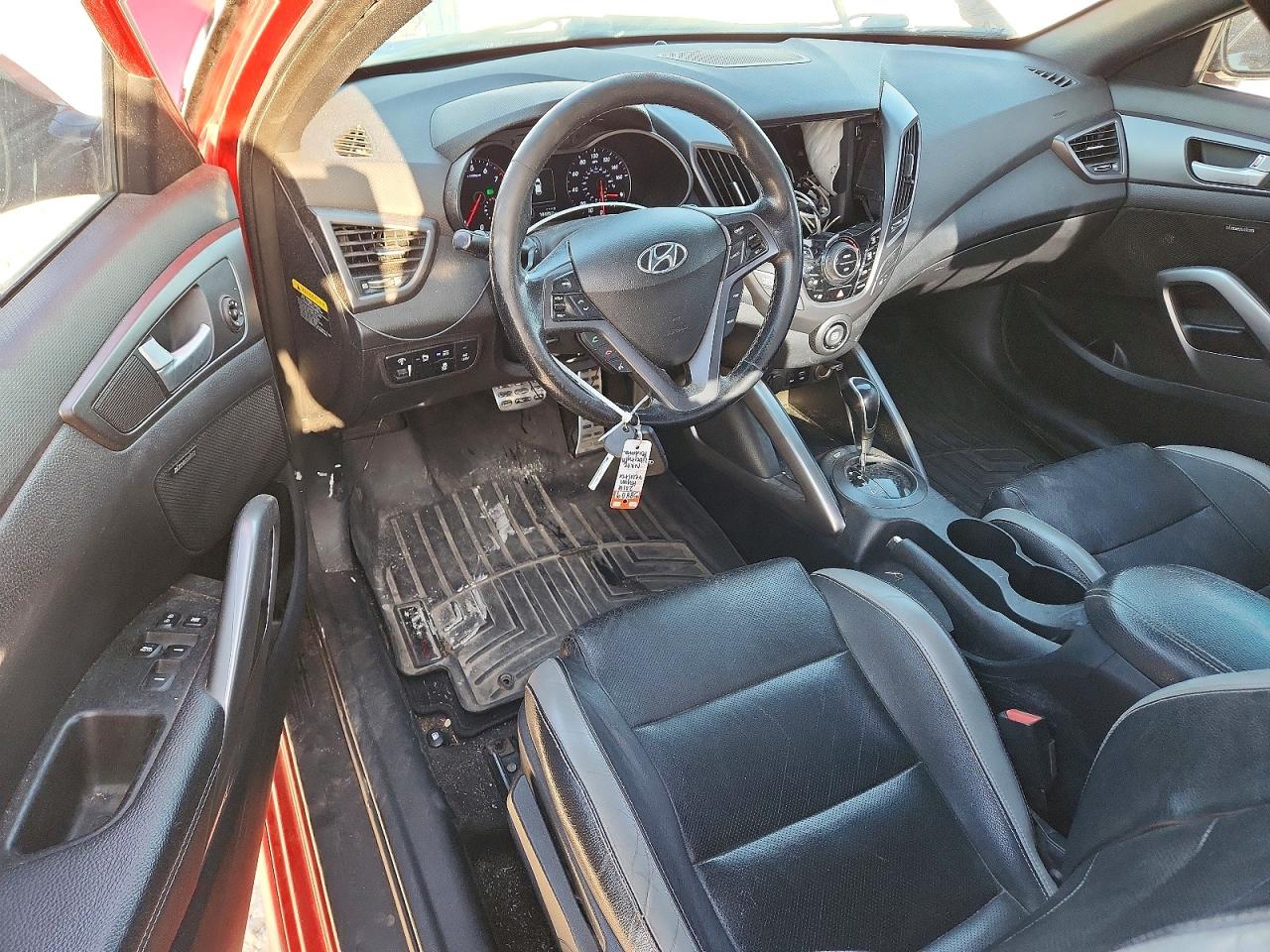 KMHTC6AE6GU280071 · 2016 HYUNDAI VELOSTER · 8/13
